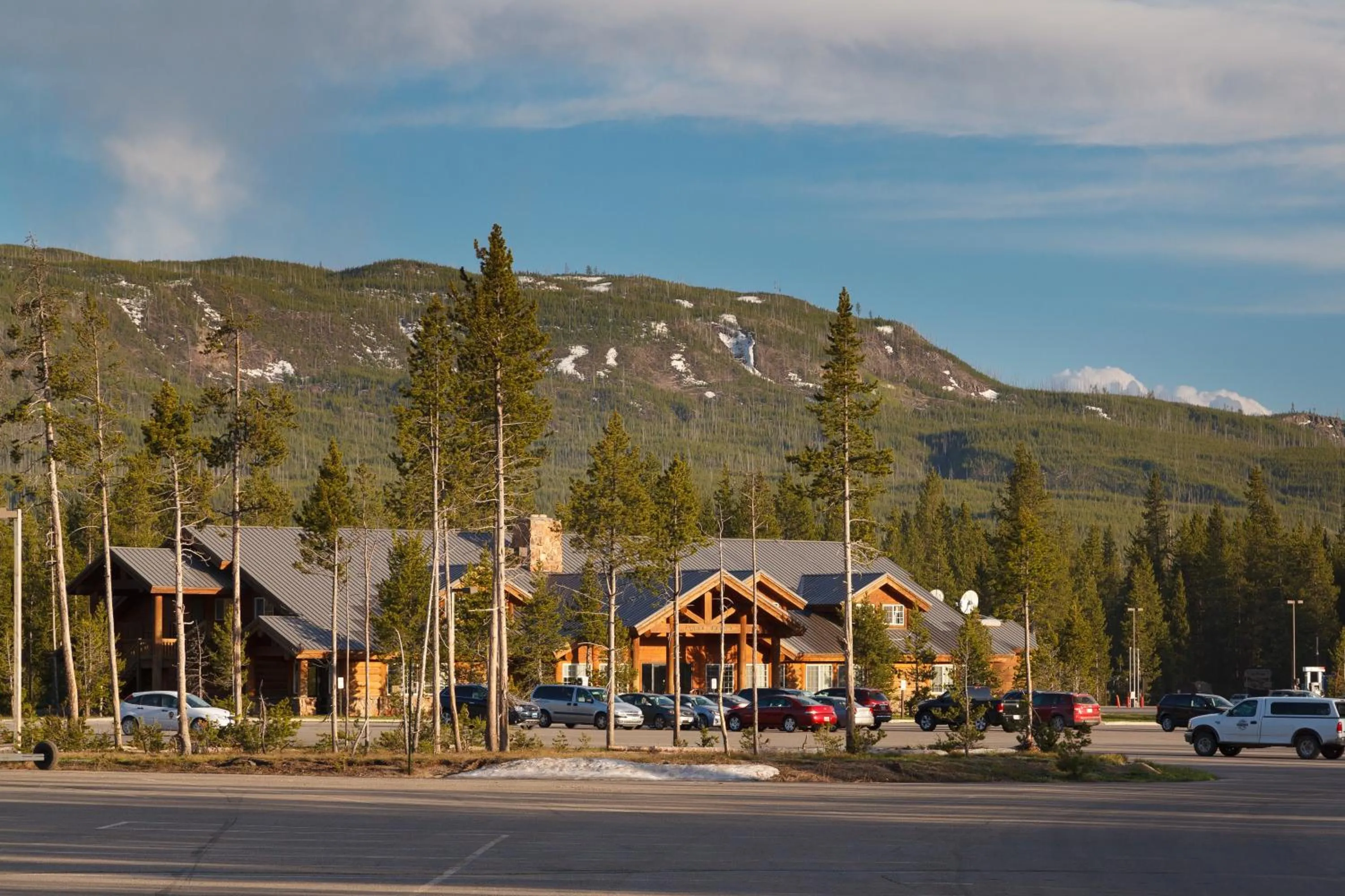 Facade/entrance in Headwaters Lodge & Cabins at Flagg Ranch