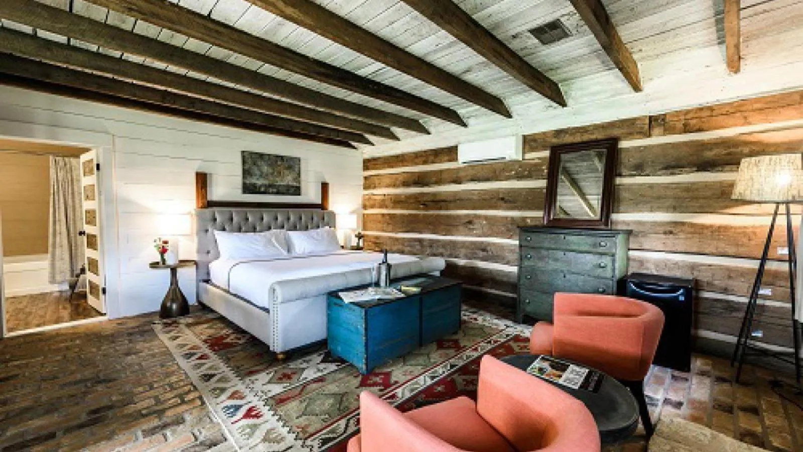 Photo of the whole room, Bed in Hotel Giles