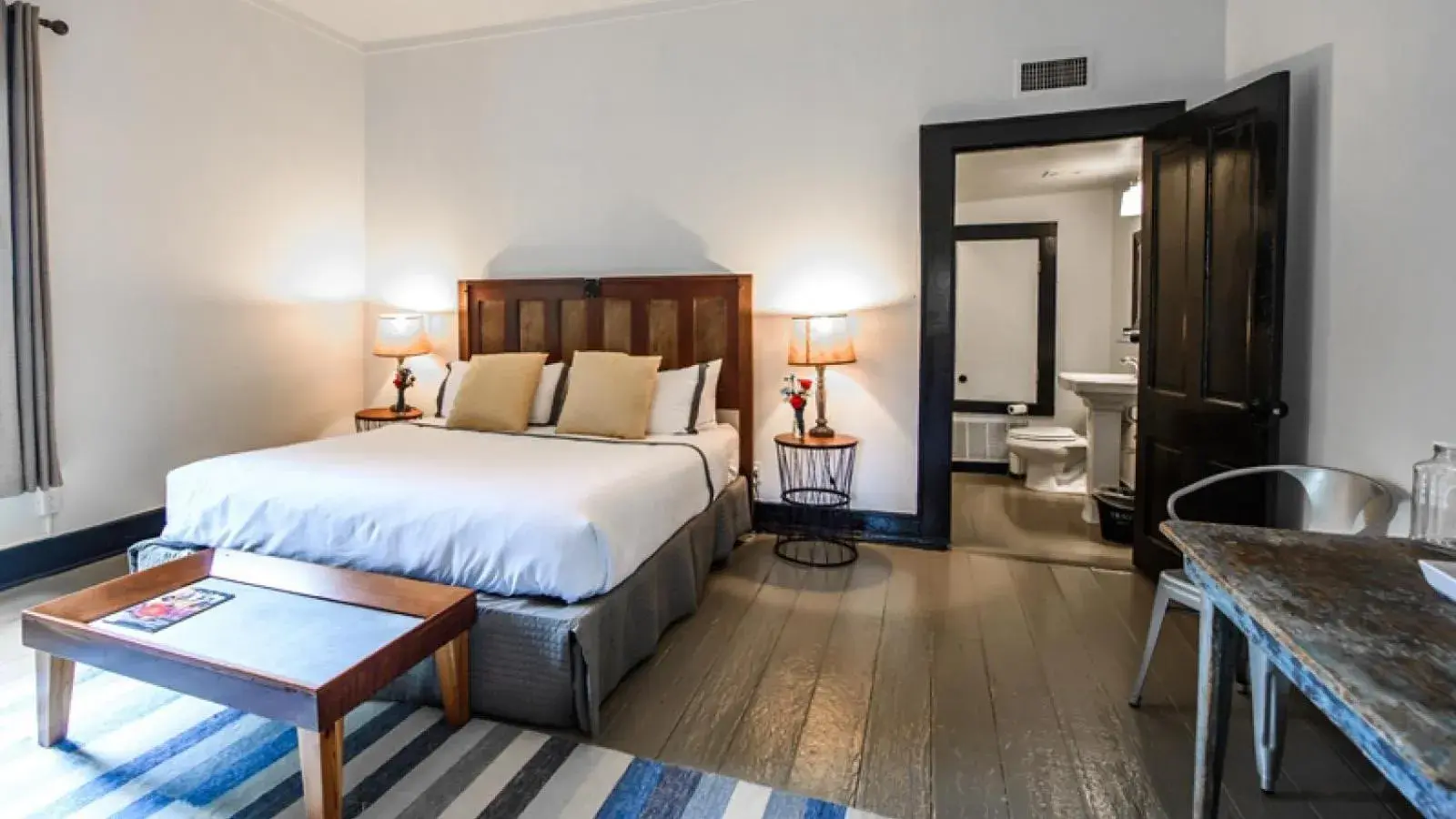 Bed in Hotel Giles Bed in Hotel Giles