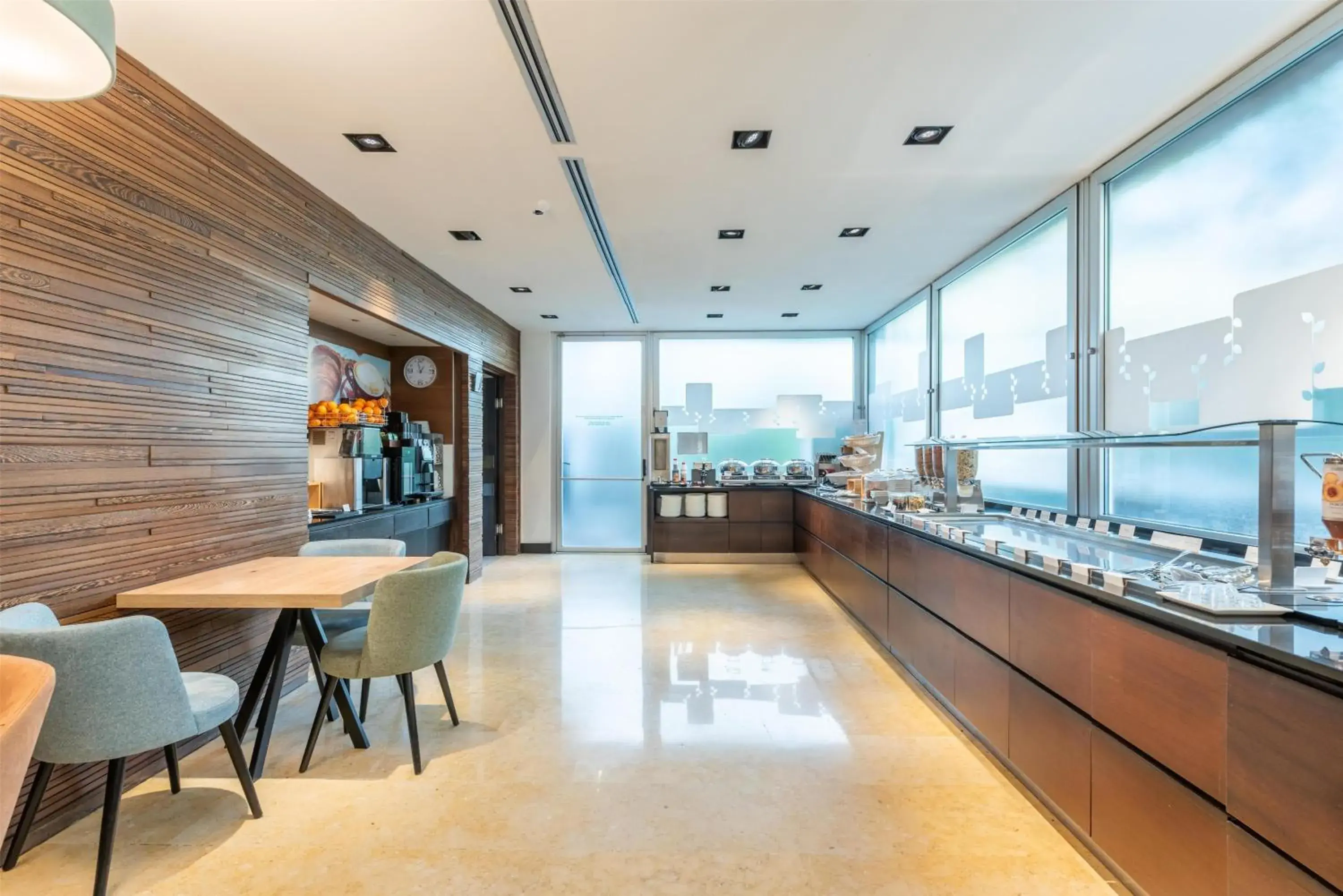 Restaurant/places to eat in Hilton Garden Inn Rome Claridge Restaurant/places to eat in Hilton Garden Inn Rome Claridge