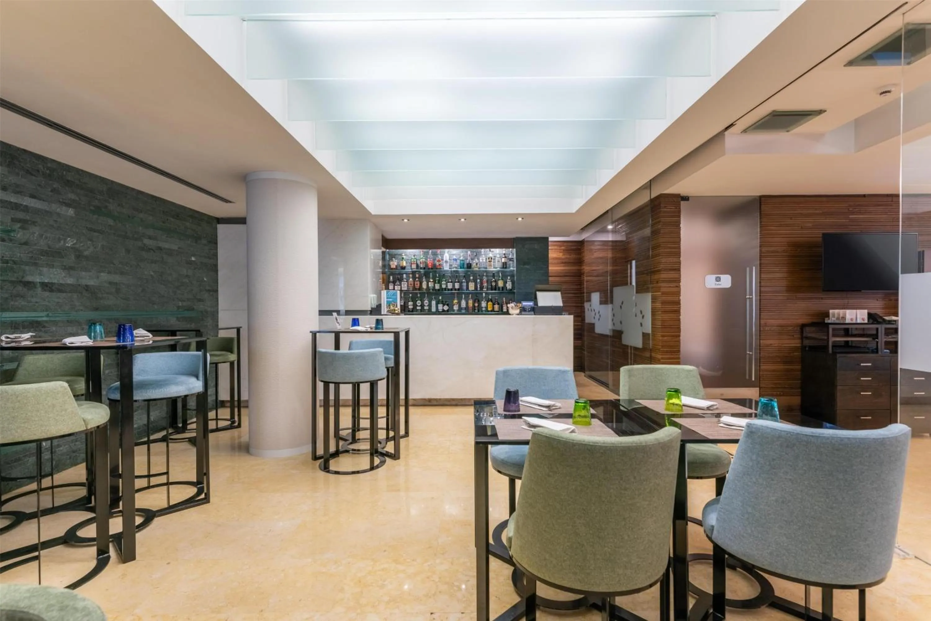 Restaurant/places to eat in Hilton Garden Inn Rome Claridge