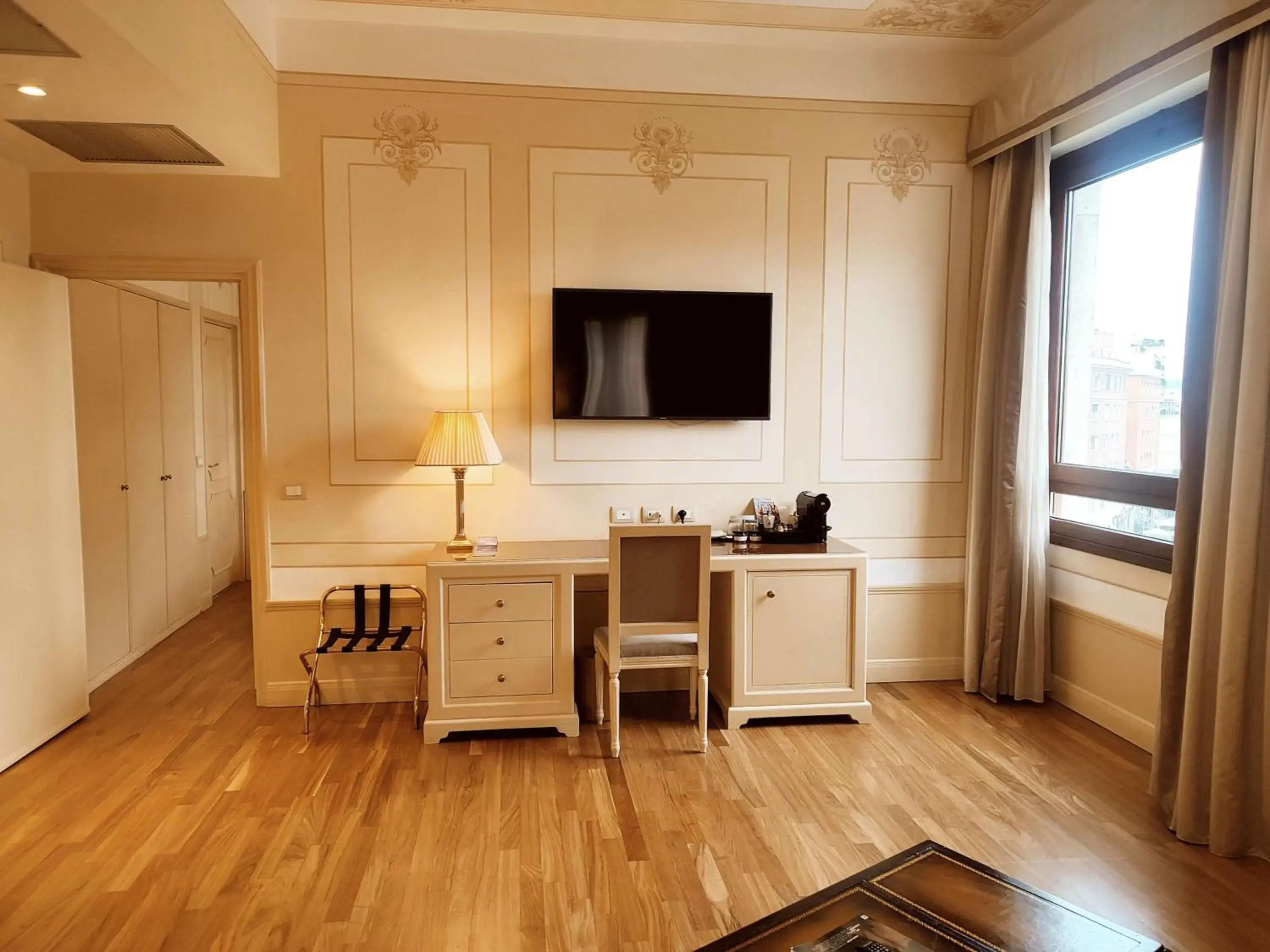 Photo of the whole room in Radisson Blu GHR Rome Photo of the whole room in Radisson Blu GHR Rome