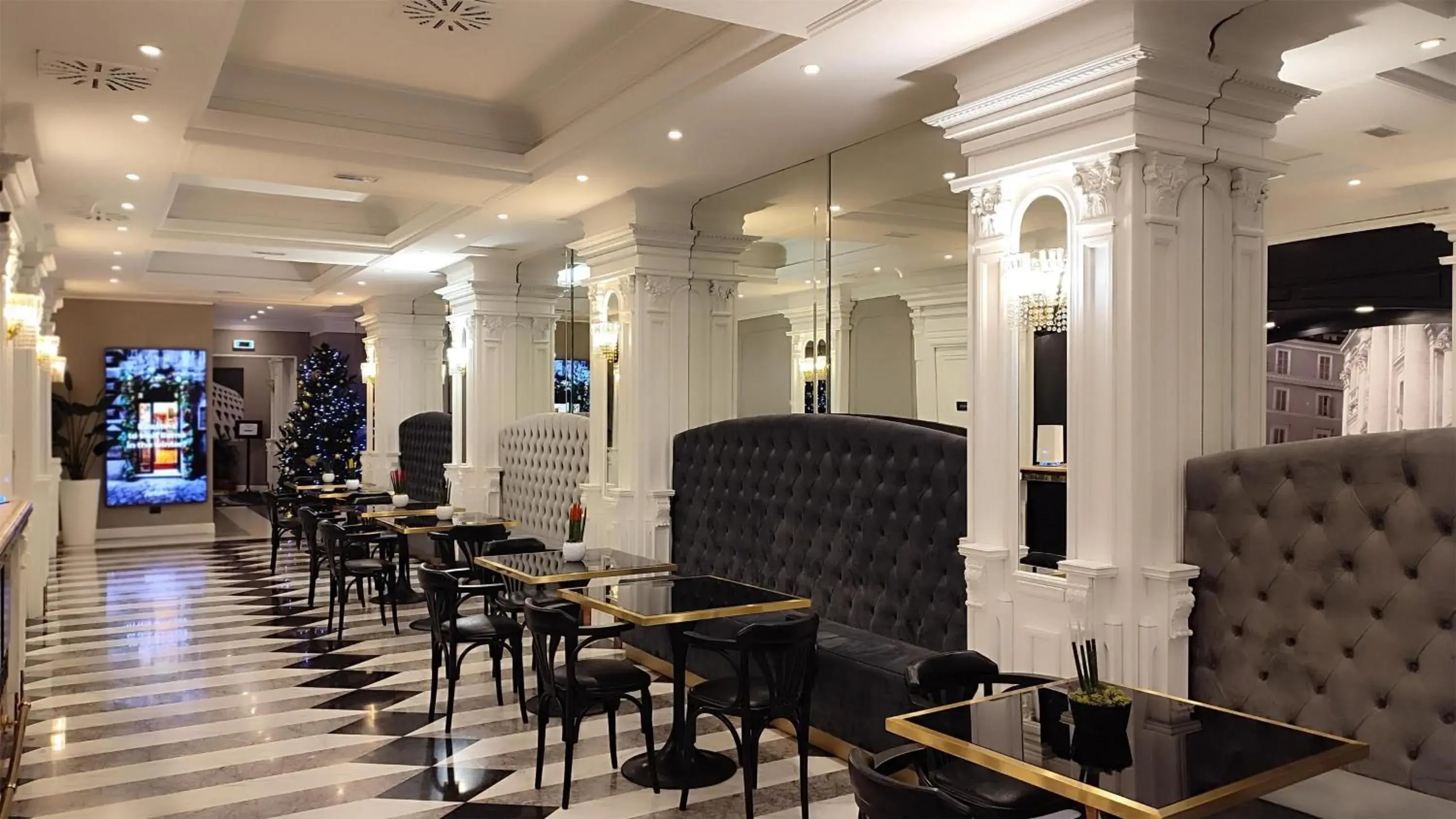 Lobby or reception in Radisson Blu GHR Rome Lobby or reception in Radisson Blu GHR Rome