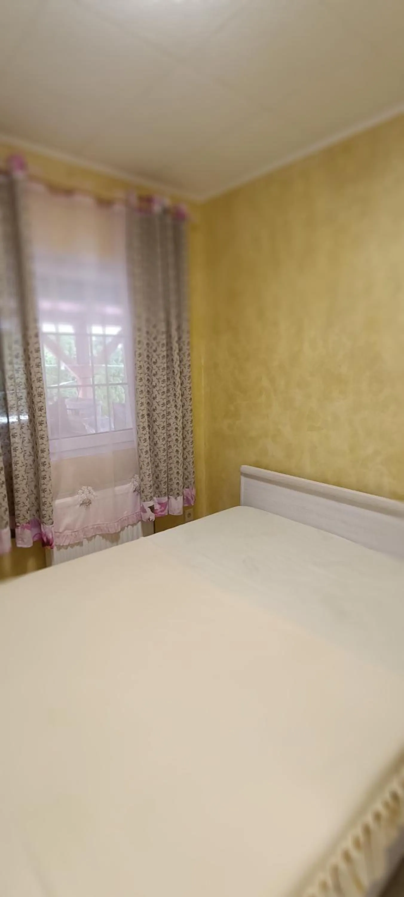 Bedroom, Bed in Valloris Apartments