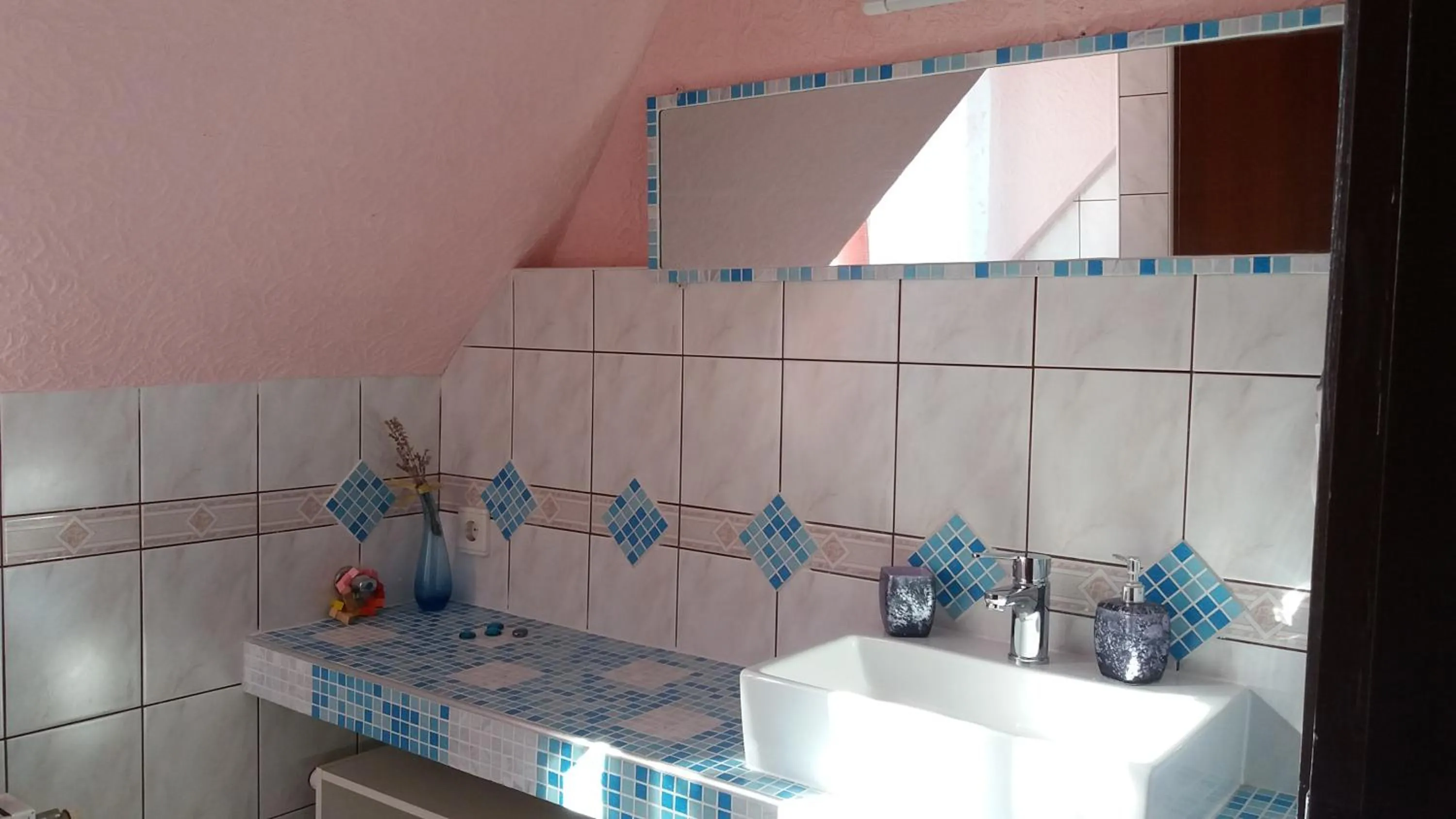 Decorative detail in Valloris Apartments
