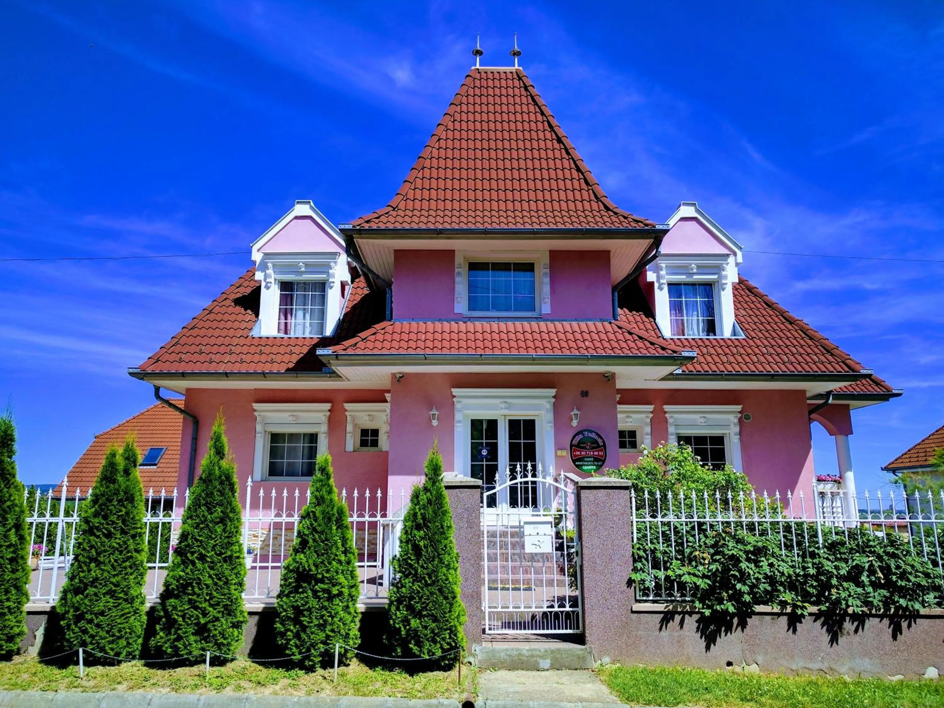 Property building in Valloris Apartments