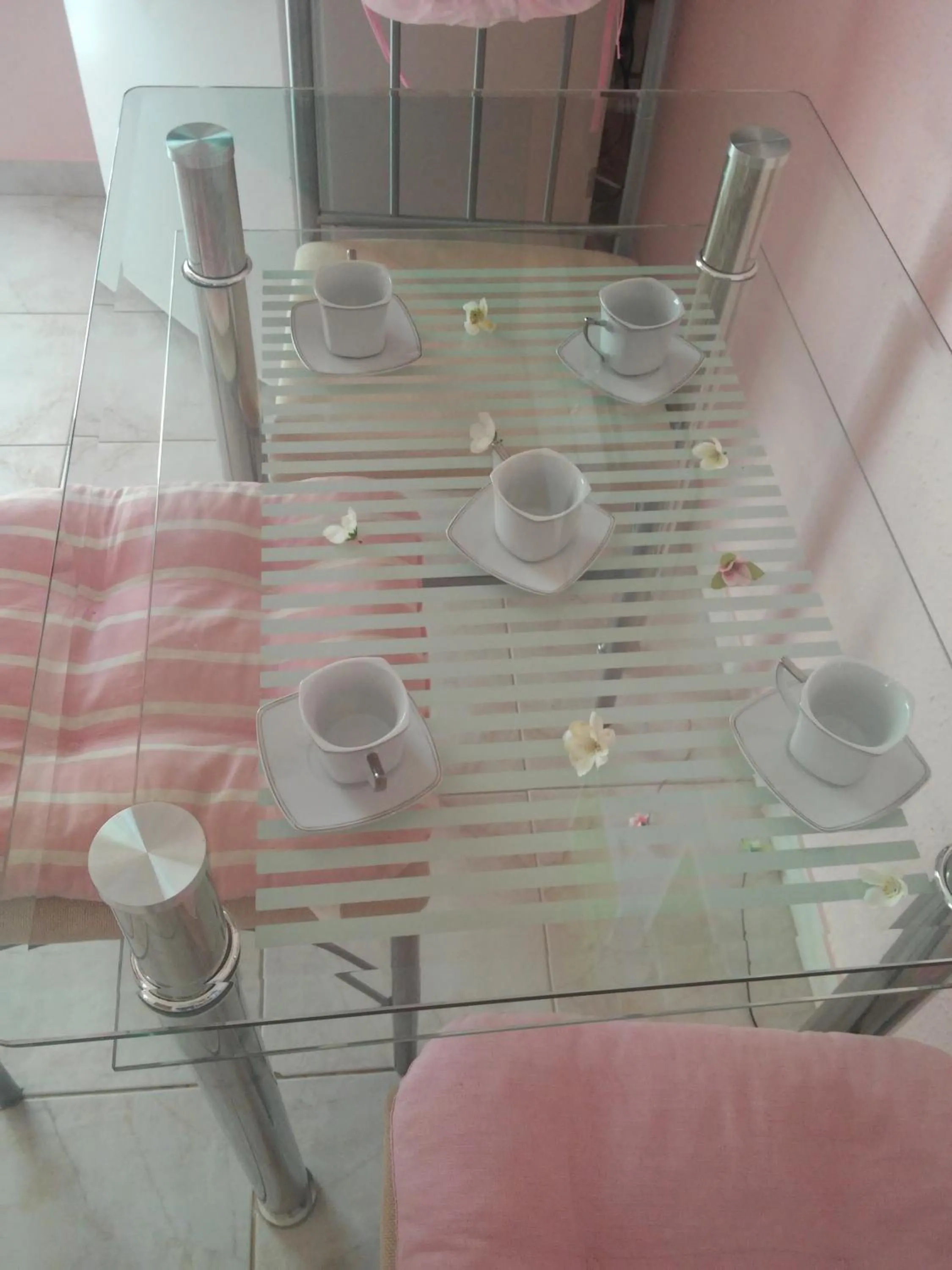 Food and drinks in Valloris Apartments