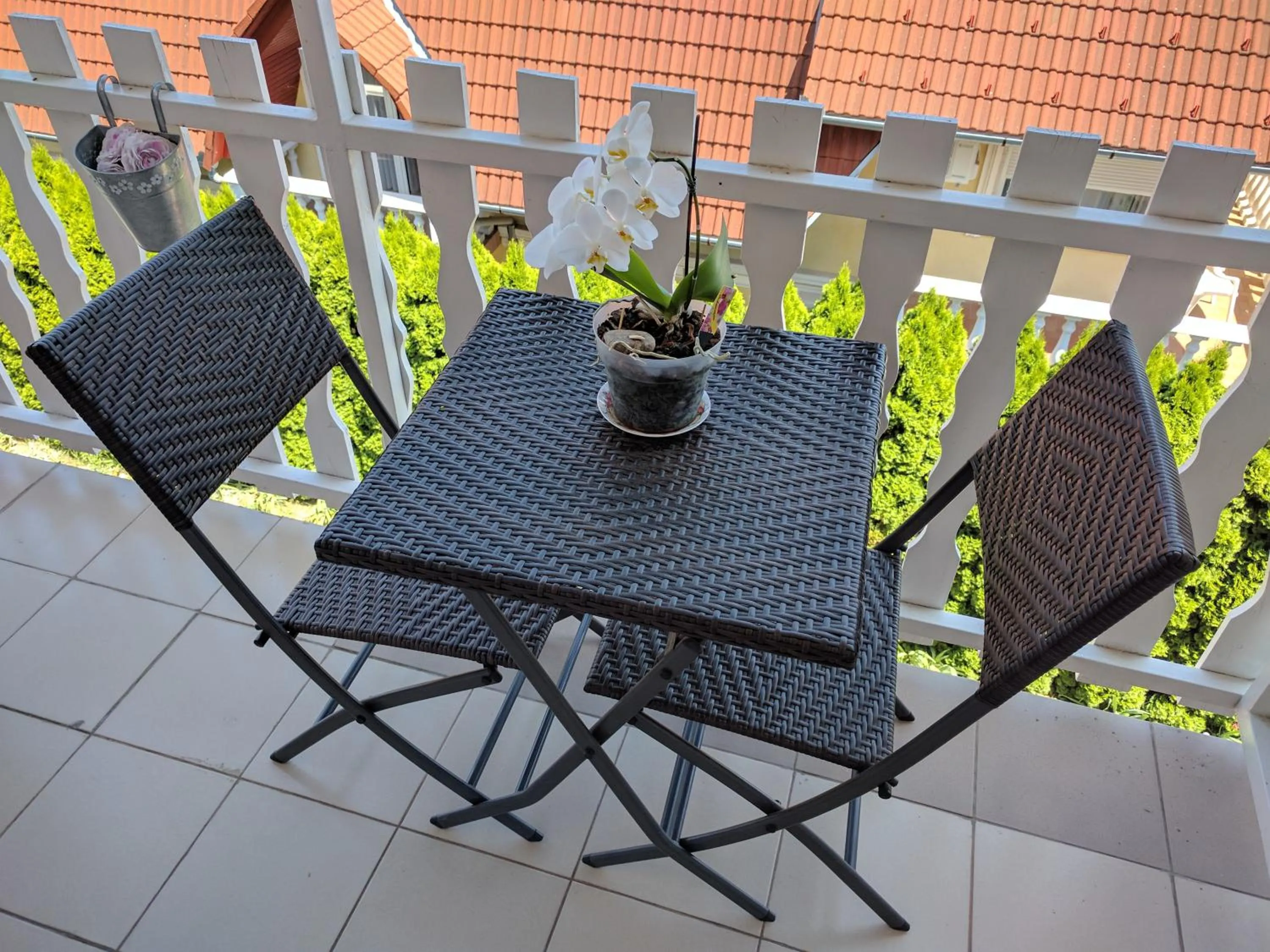 Decorative detail in Valloris Apartments
