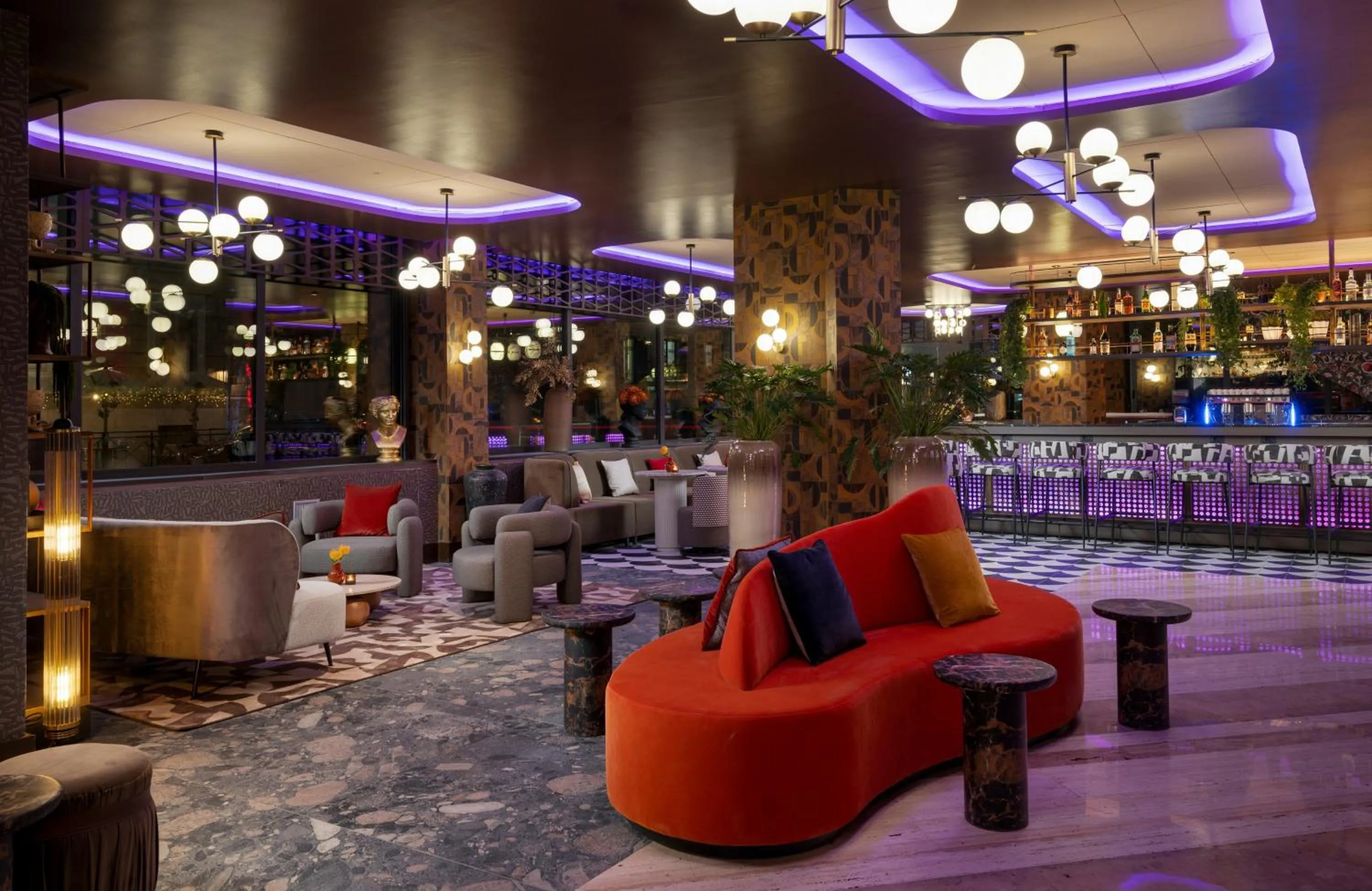 Lounge or bar in NYX Hotel Rome by Leonardo Hotels