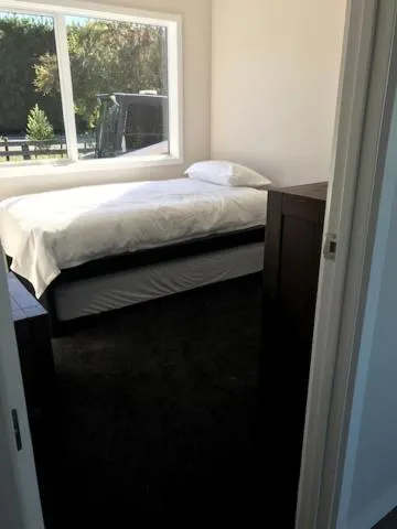 Bed in Dunray Cottage - Welcome to Havelock North