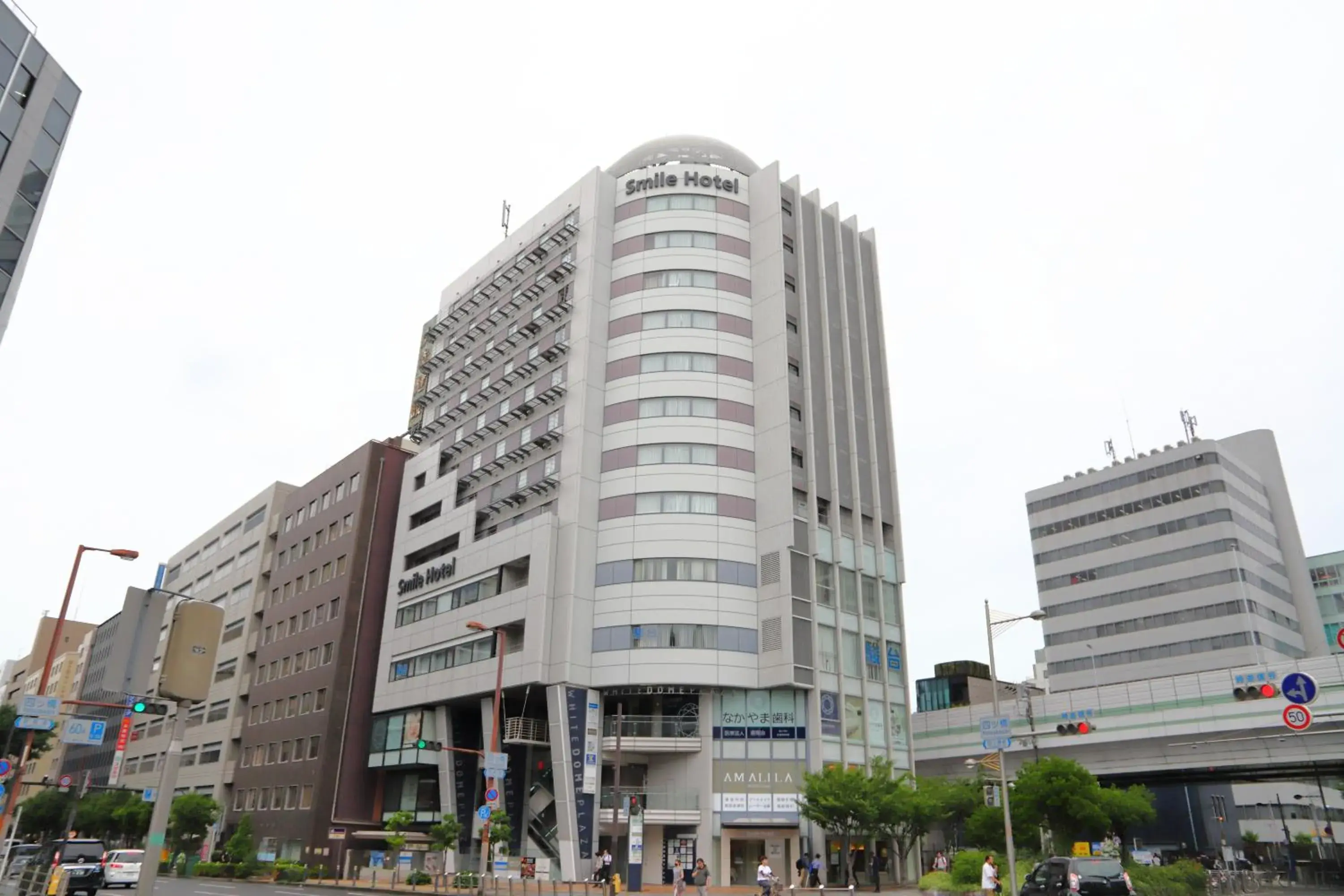 Property building in Smile Hotel Osaka Yotsubashi Property building in Smile Hotel Osaka Yotsubashi