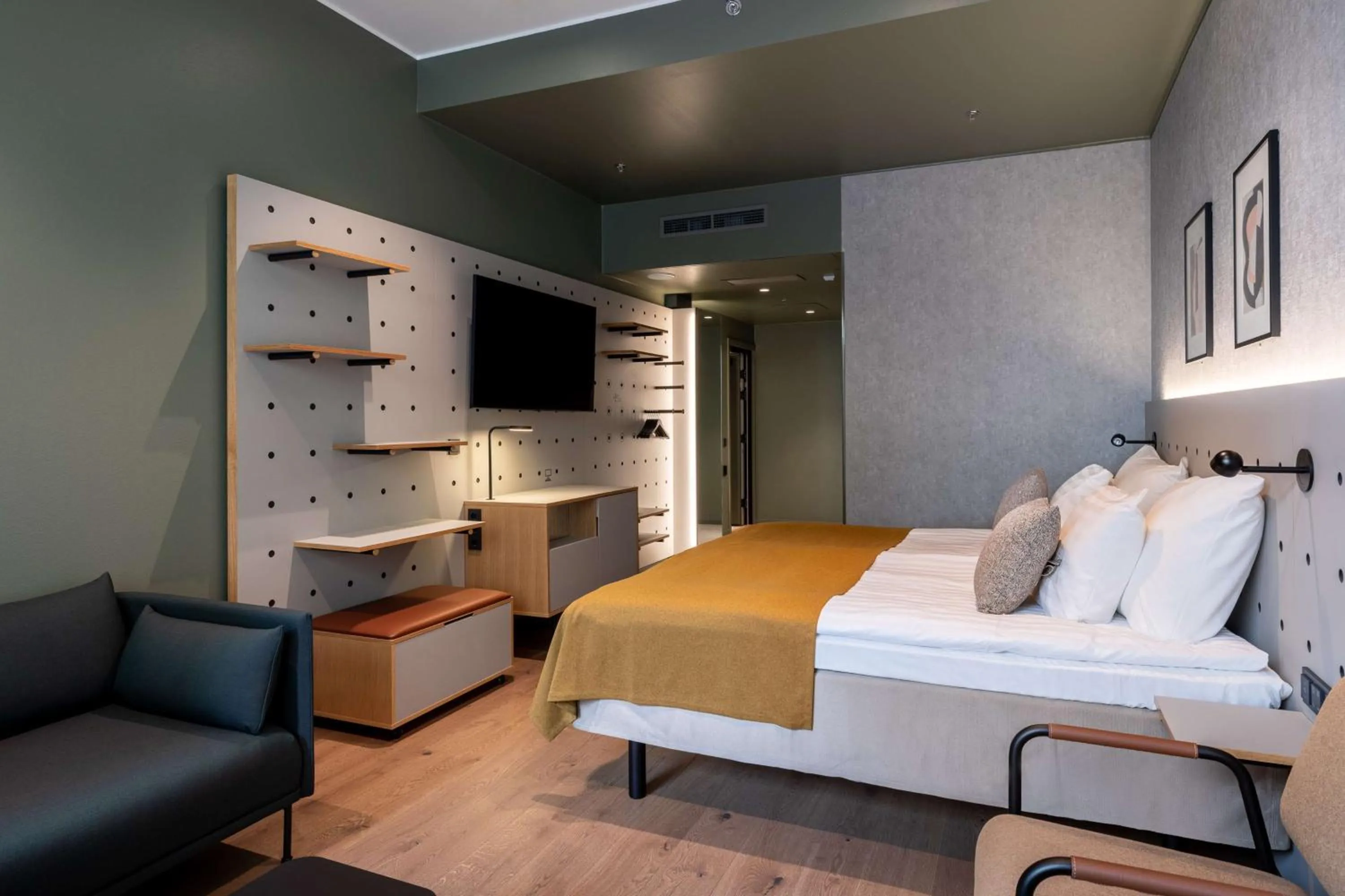 Bedroom, Bed in Scandic Helsinki Hub