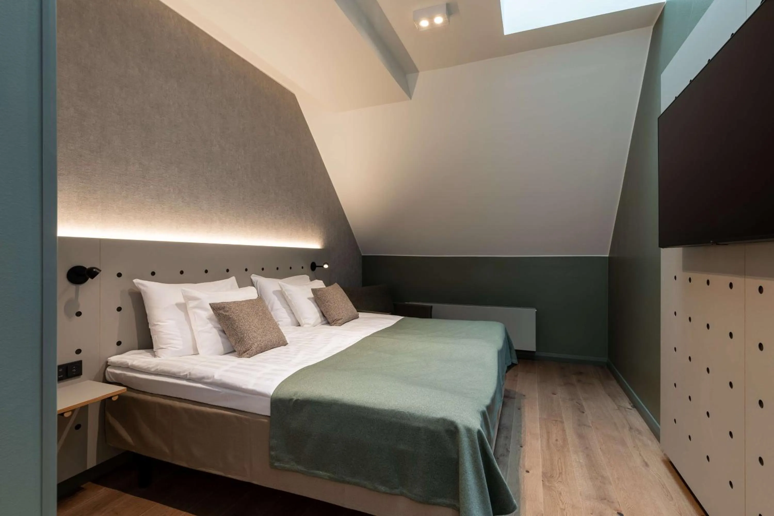 Bedroom, Bed in Scandic Helsinki Hub