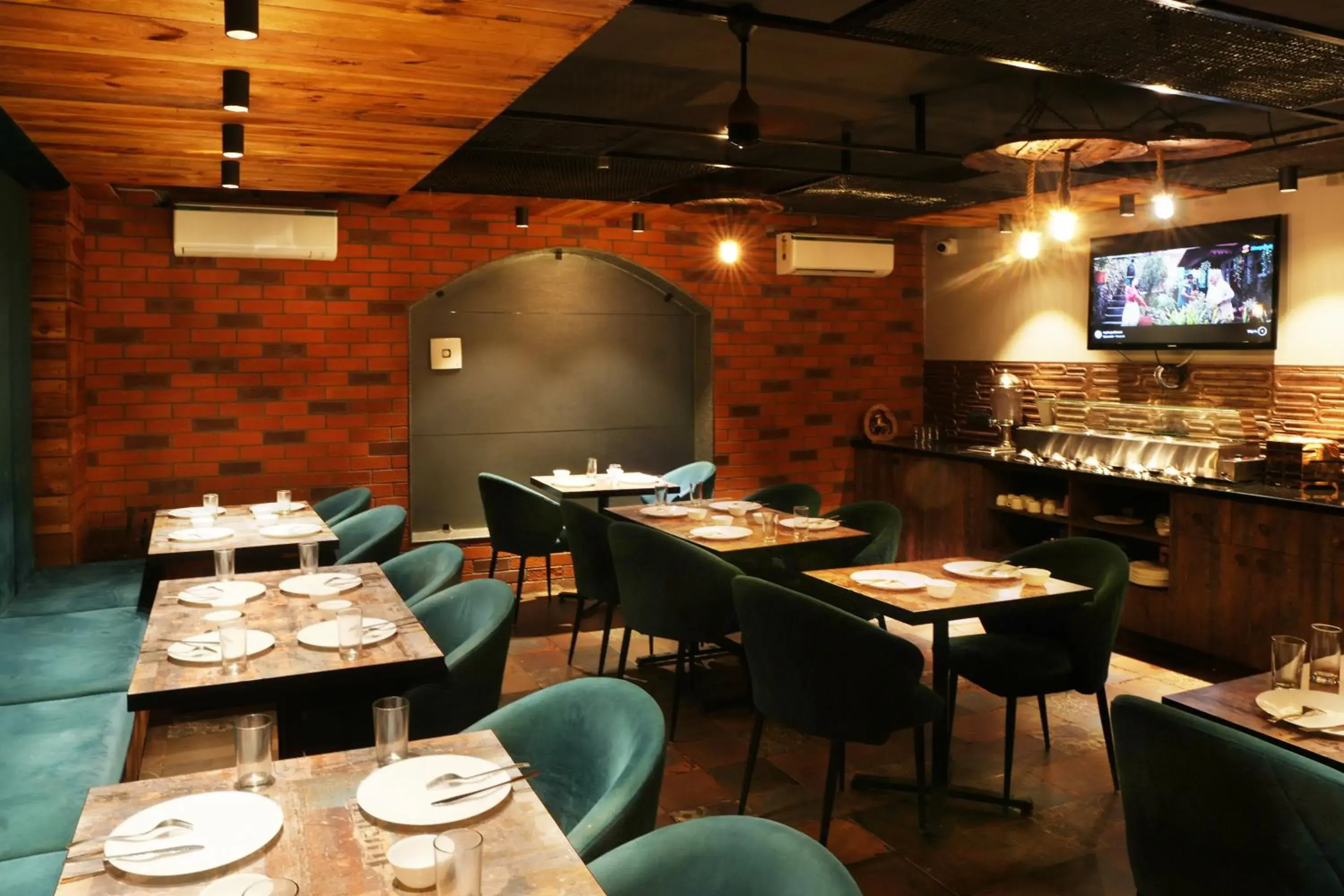 Restaurant/places to eat in METRO STUDIOS Restaurant/places to eat in METRO STUDIOS