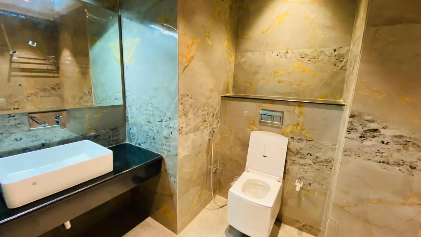 Bathroom in METRO STUDIOS