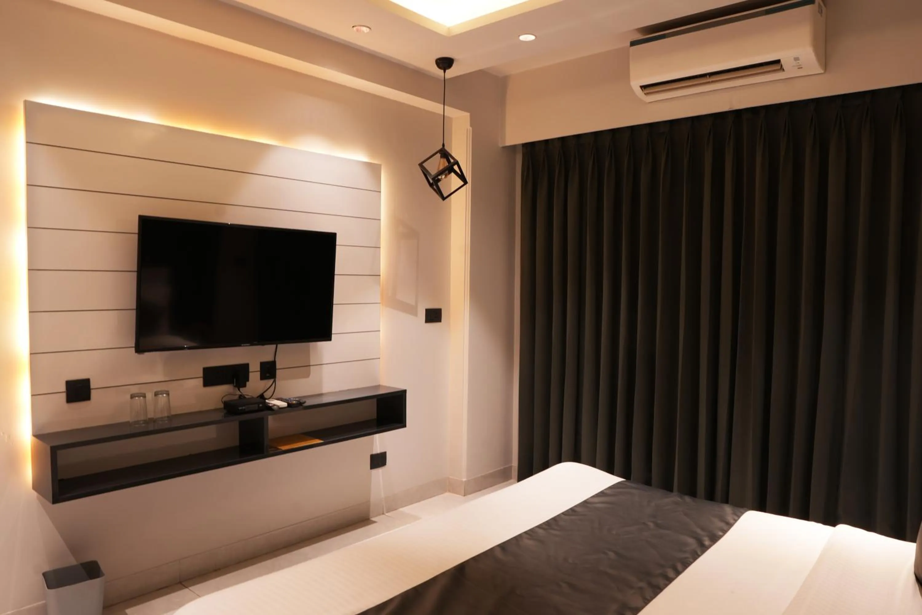 TV and multimedia, Bed in METRO STUDIOS