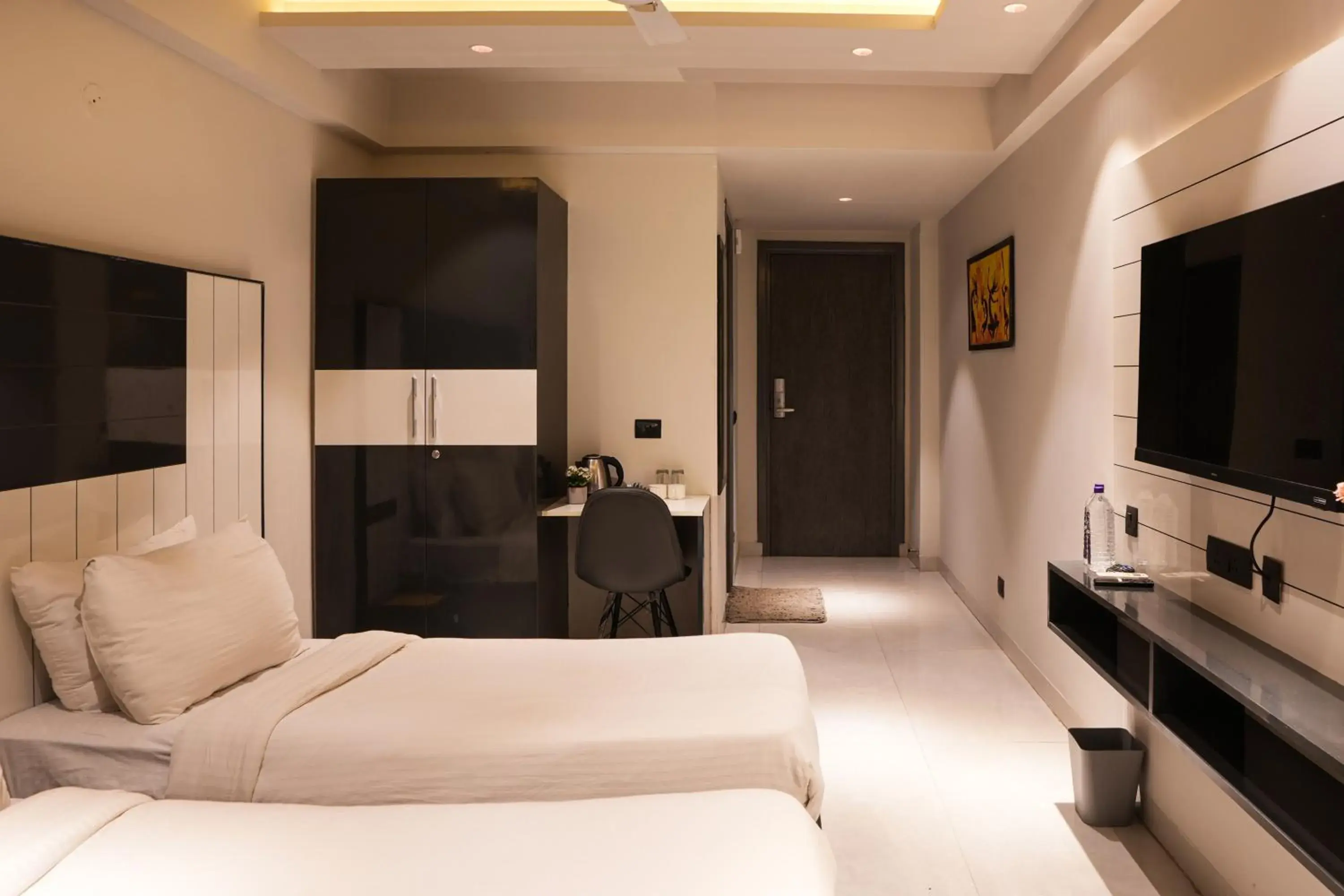 Bedroom, Bed in METRO STUDIOS Bedroom, Bed in METRO STUDIOS