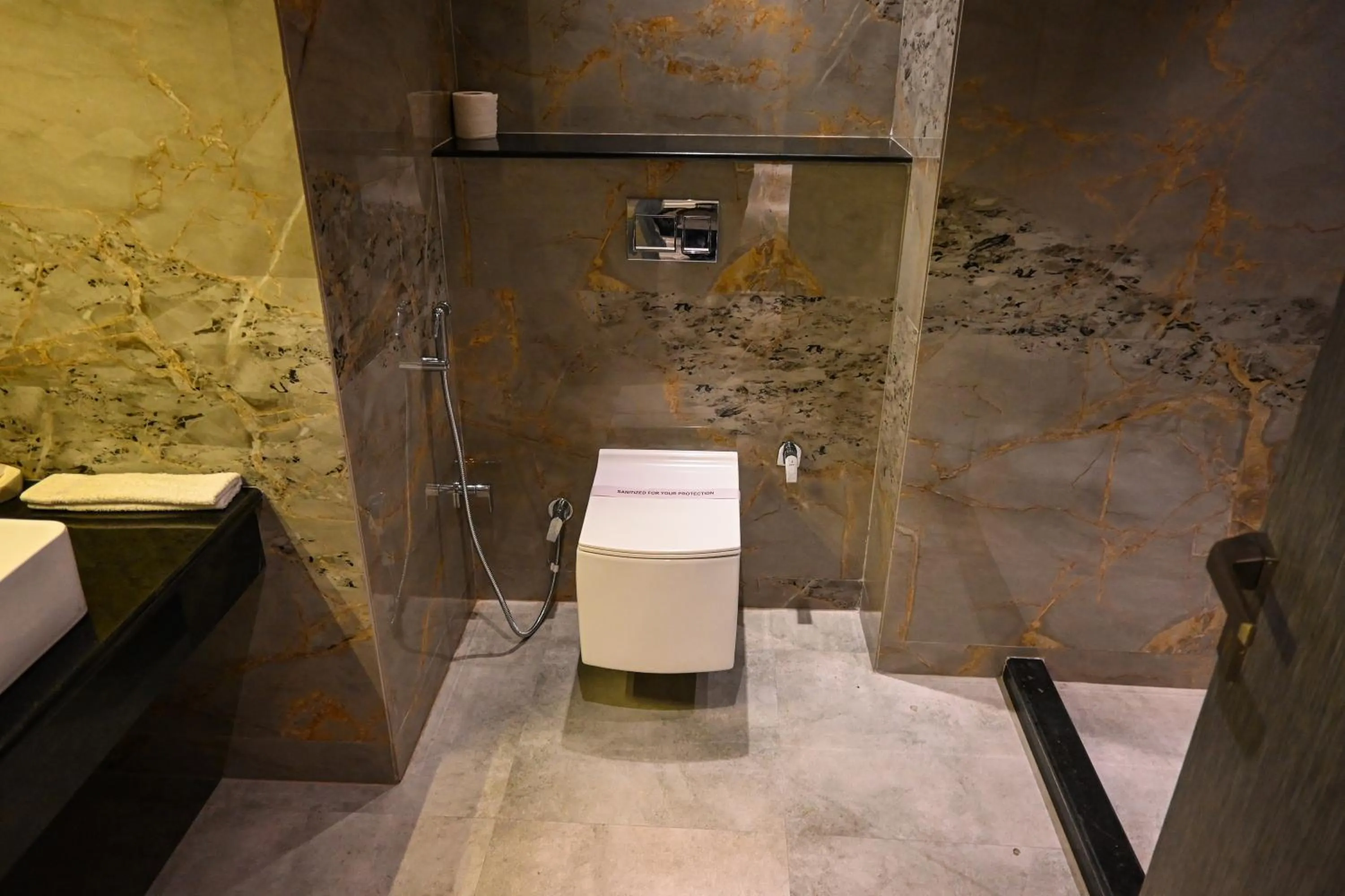 Shower in METRO STUDIOS