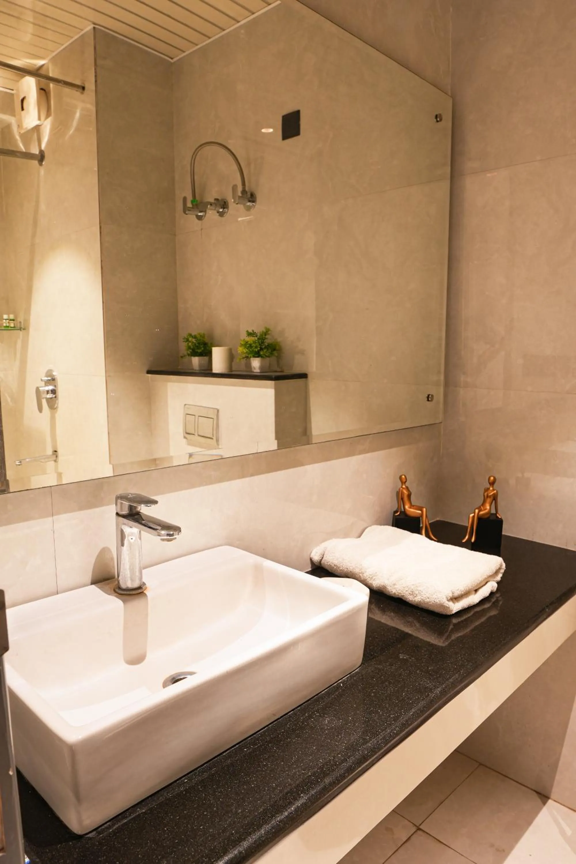 Bathroom in METRO STUDIOS