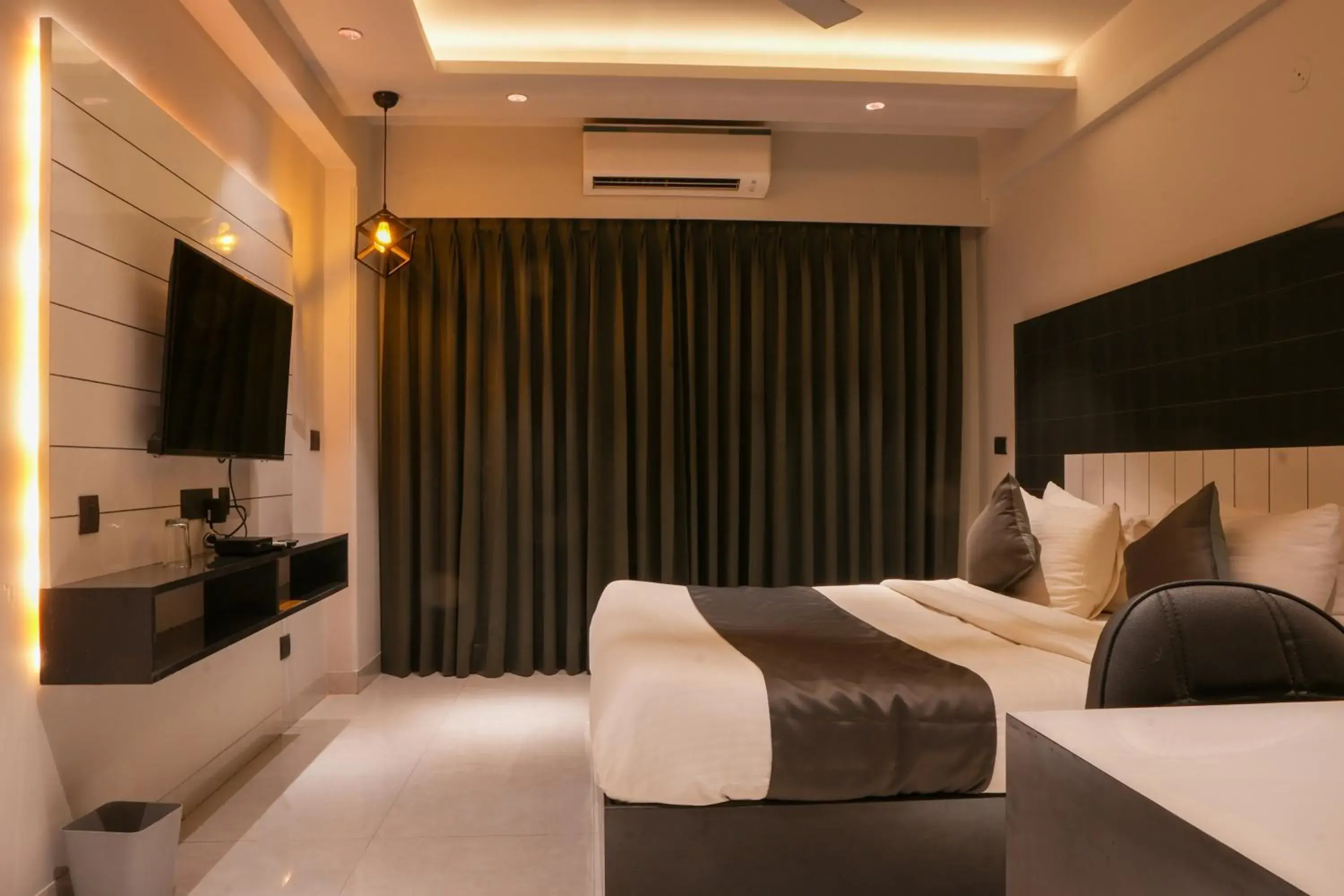 Bedroom, Bed in METRO STUDIOS Bedroom, Bed in METRO STUDIOS