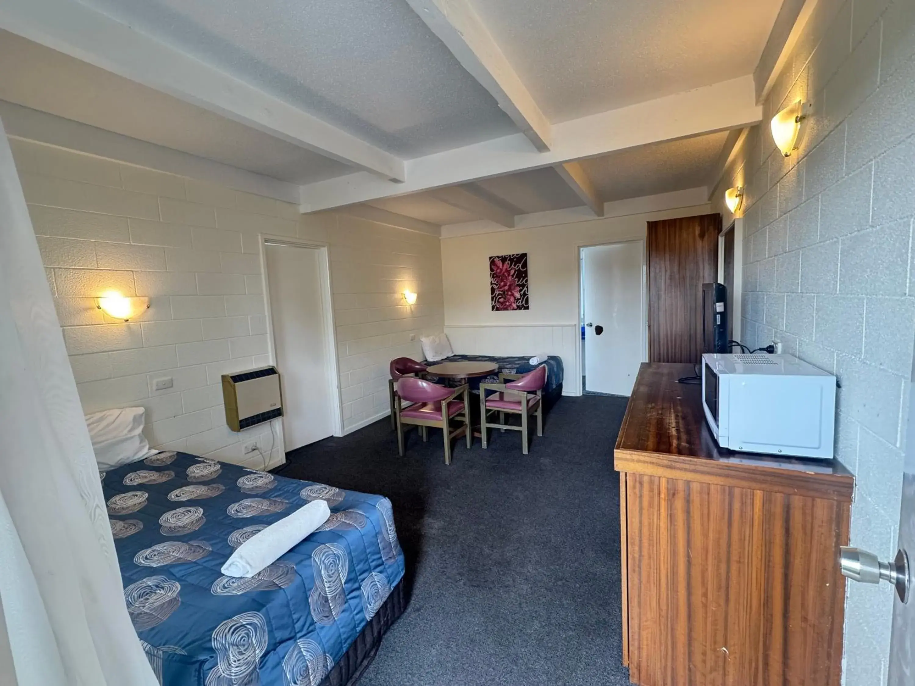 Standard Family Room in LaTrobe Motel Morwell Standard Family Room in LaTrobe Motel Morwell