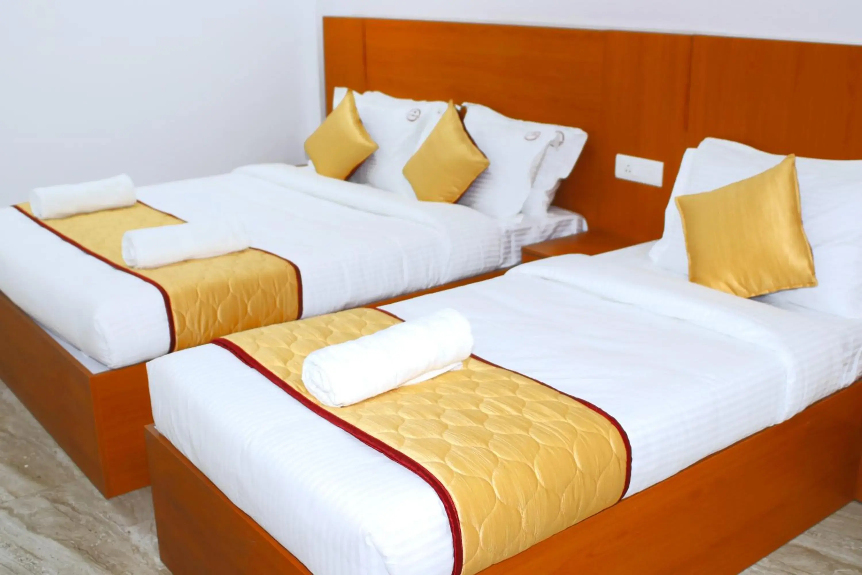 Bed in K11 Express - Opp Express Avenue Bed in K11 Express - Opp Express Avenue