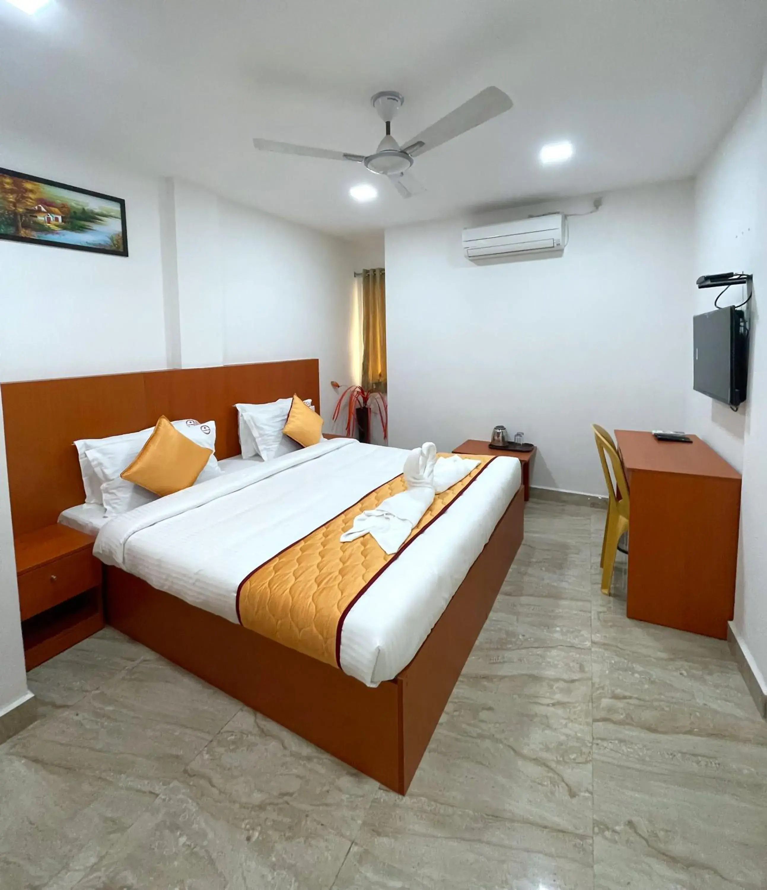 Bed in K11 Express - Opp Express Avenue Bed in K11 Express - Opp Express Avenue