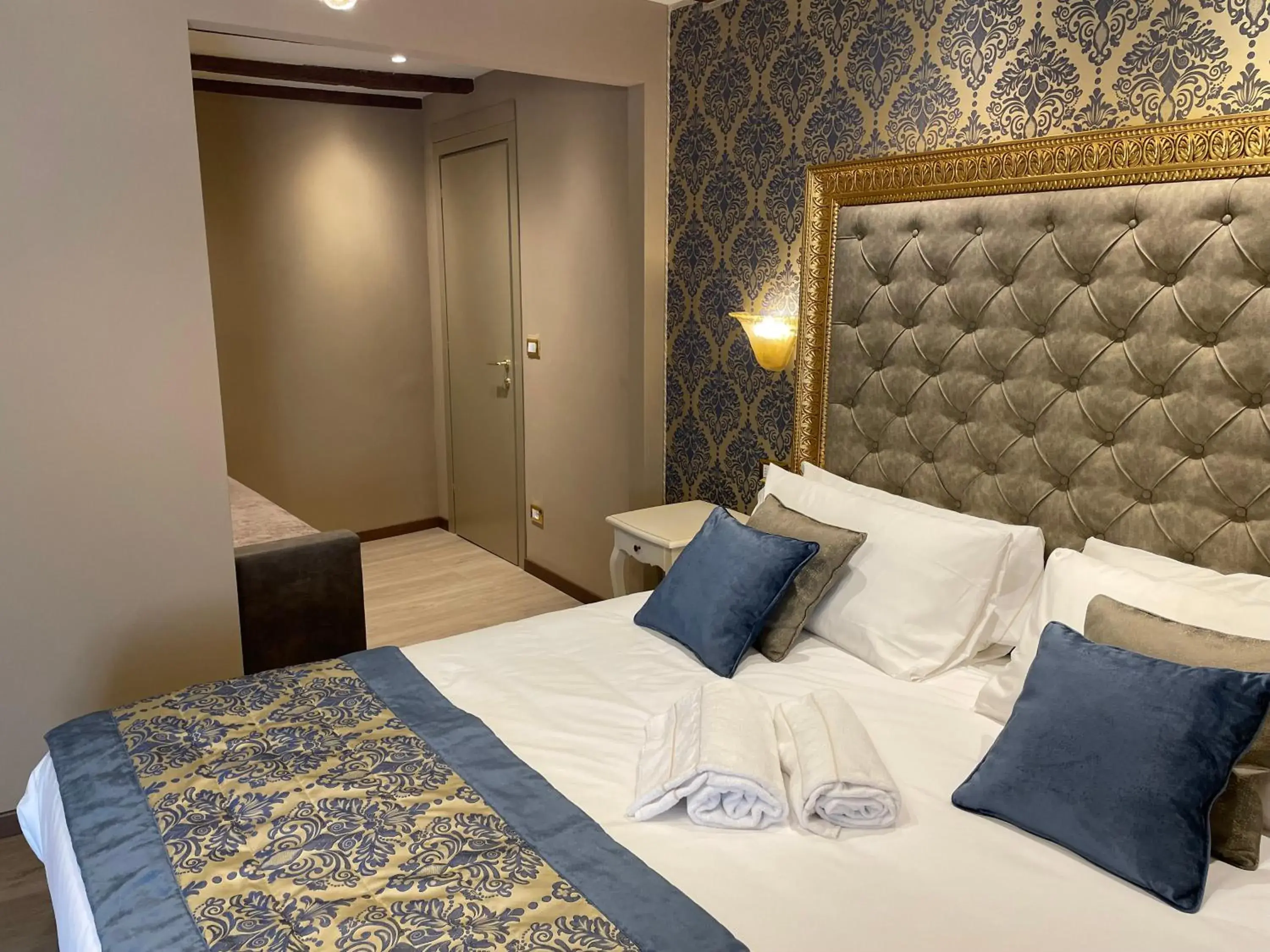 Bedroom, Bed in Cà Dell'Arte Palace Bedroom, Bed in Cà Dell'Arte Palace