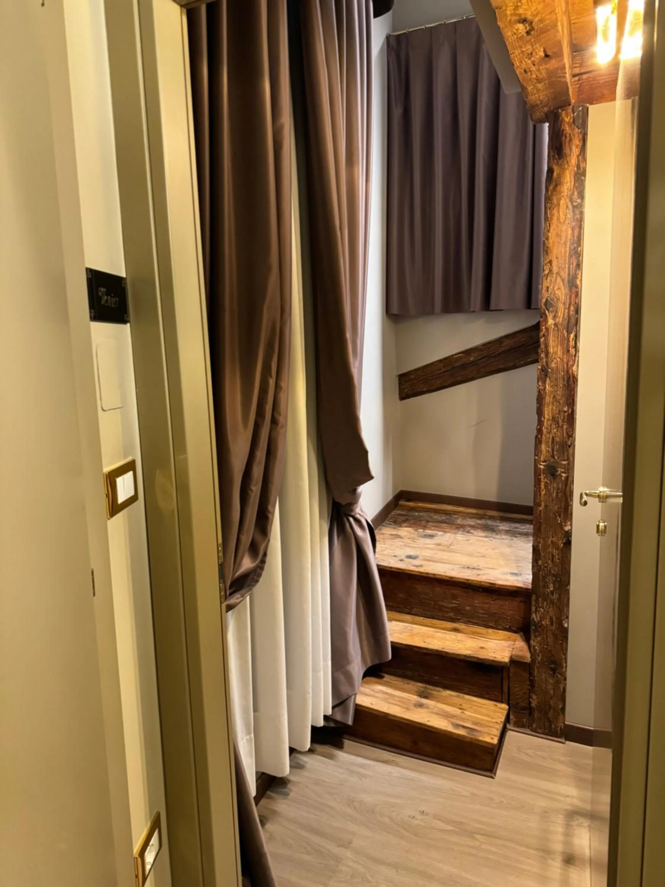 Decorative detail, Bed in Cà Dell'Arte Palace