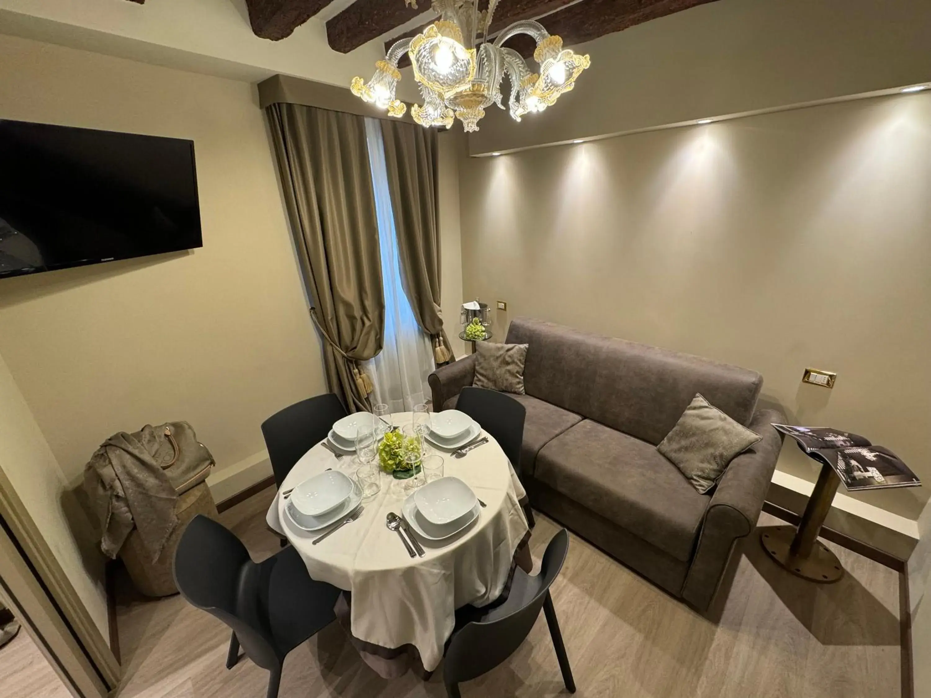 Lounge or bar in Cà Dell'Arte Palace Lounge or bar in Cà Dell'Arte Palace