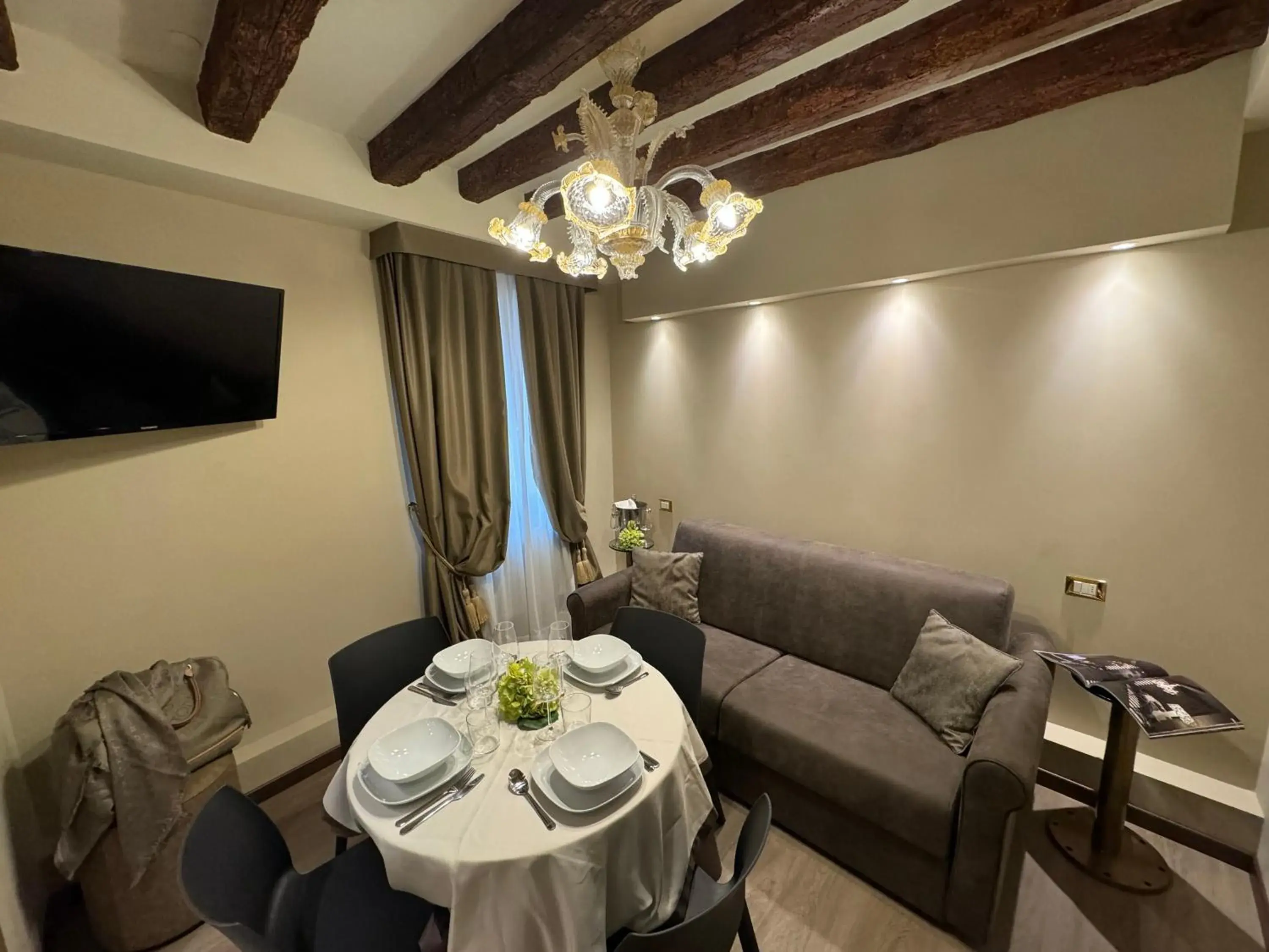 Lounge or bar in Cà Dell'Arte Palace Lounge or bar in Cà Dell'Arte Palace