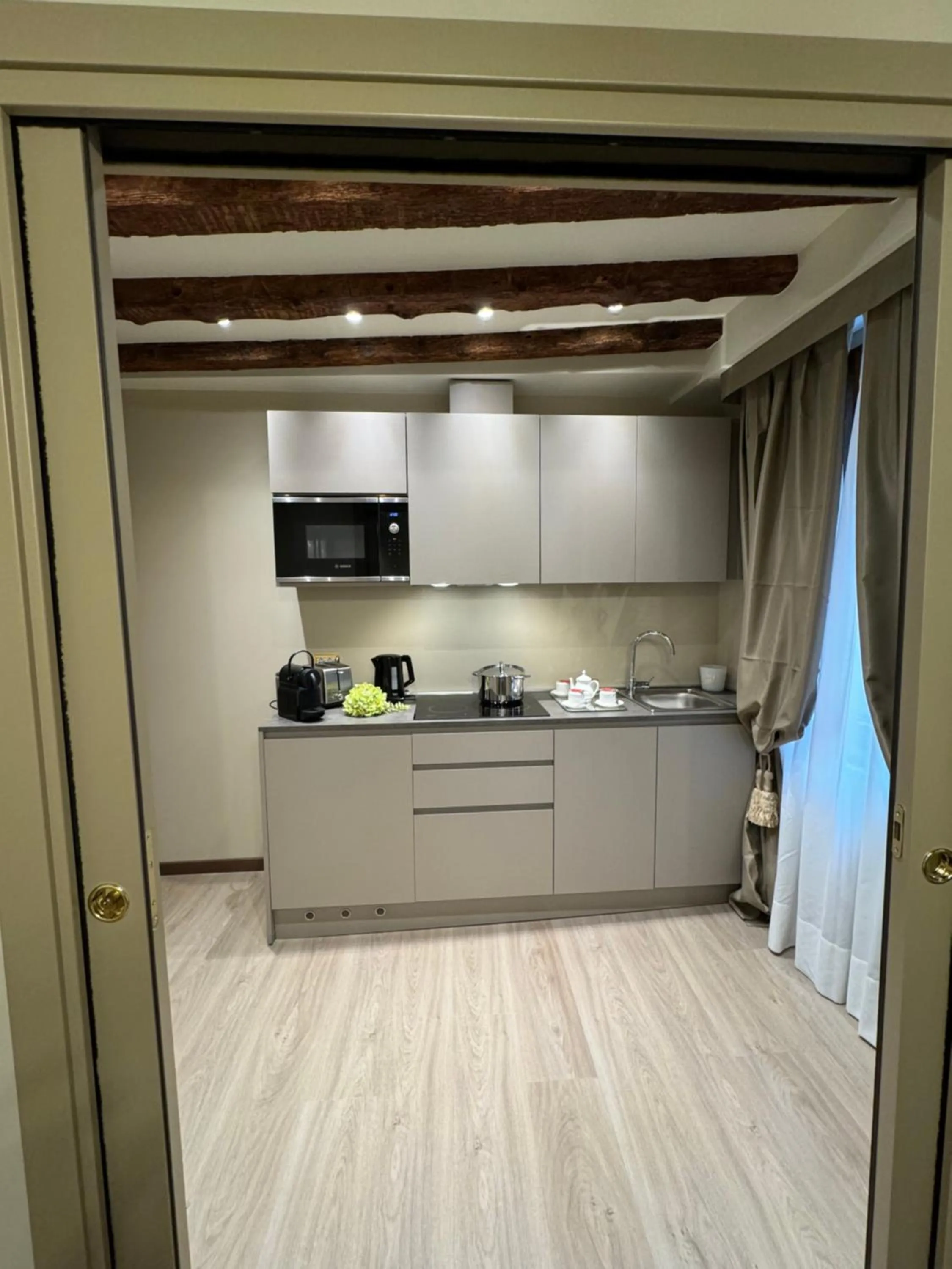 kitchen in Cà Dell'Arte Palace