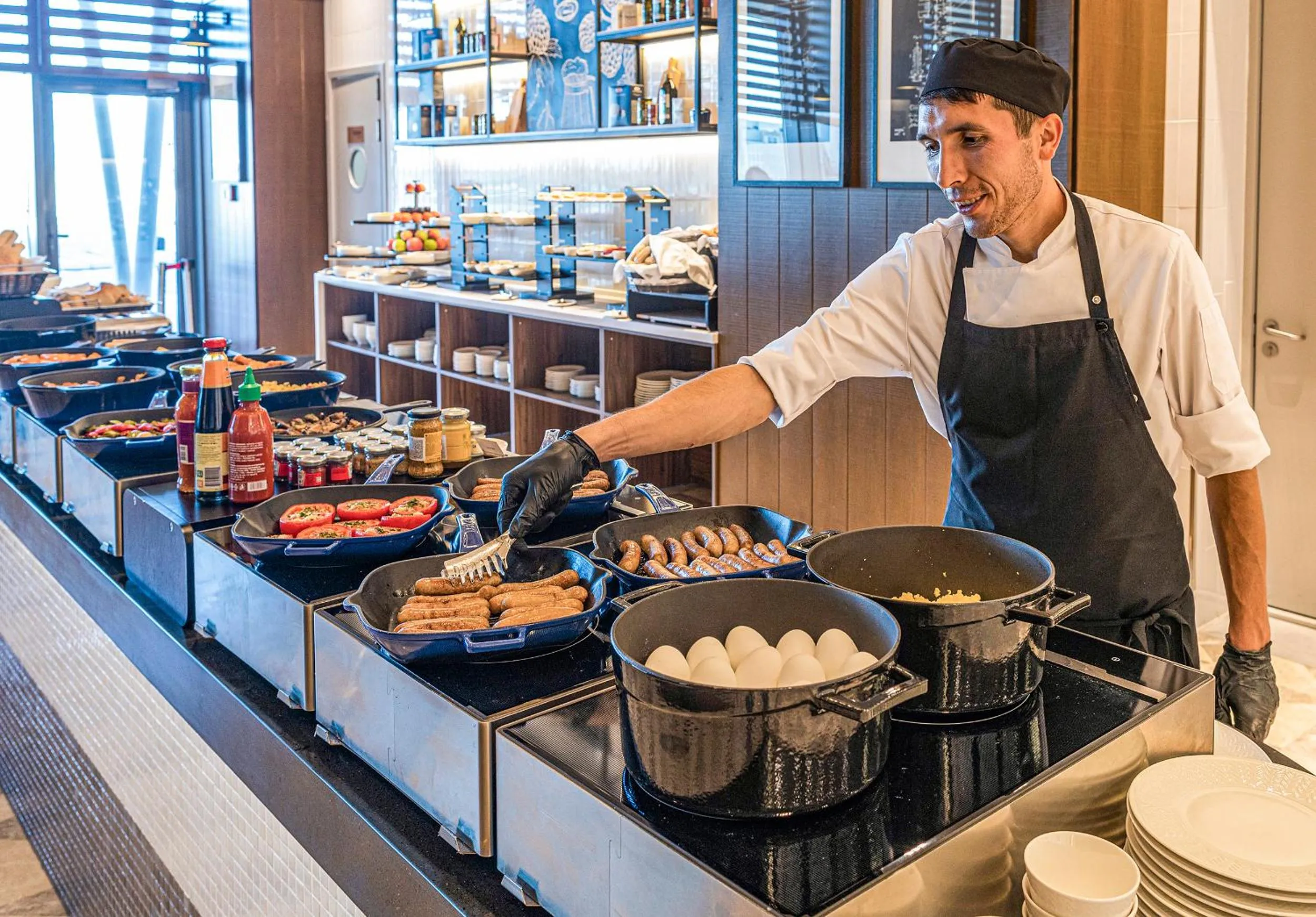 Breakfast in Savitsky Plaza