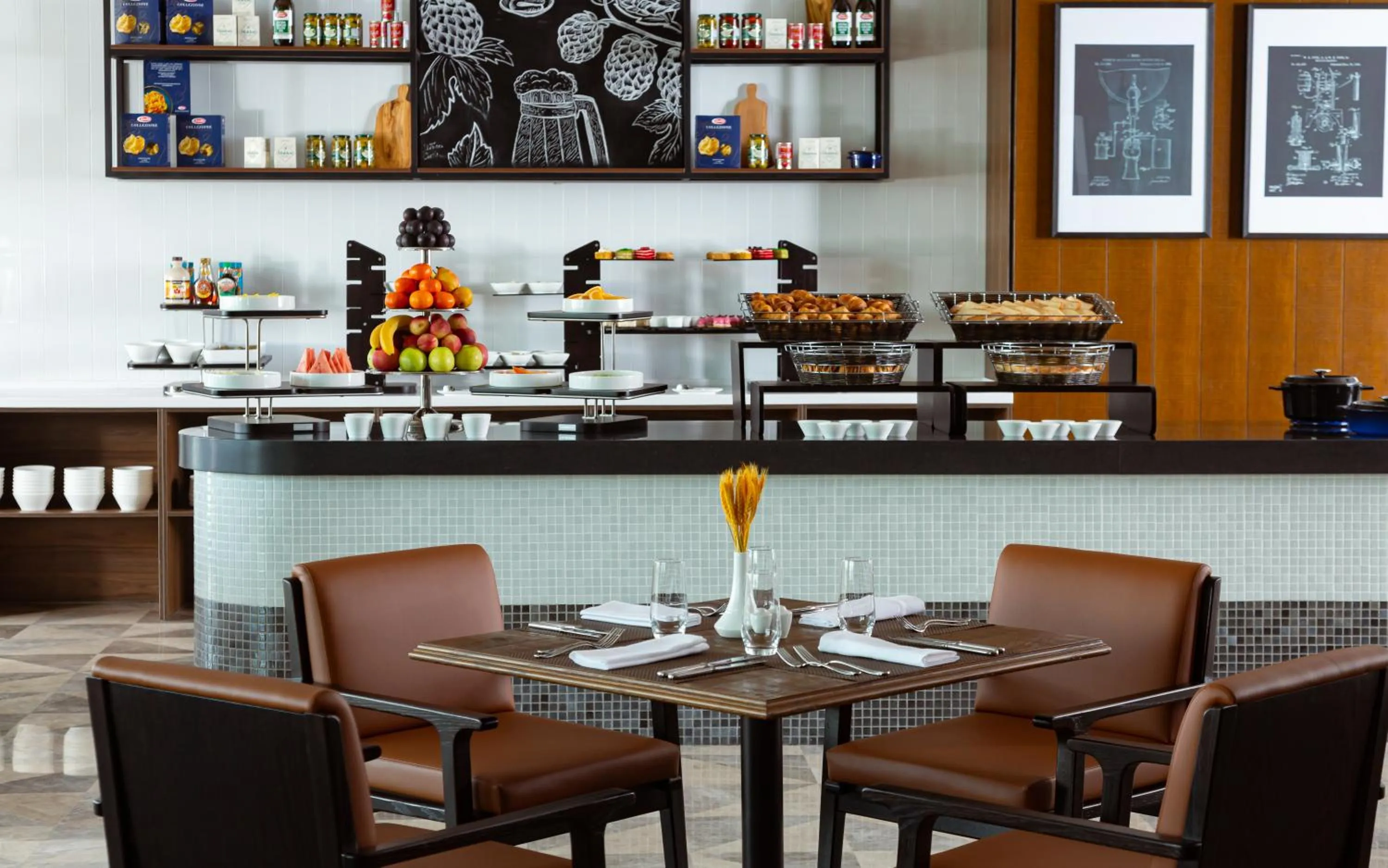 Restaurant/places to eat in Savitsky Plaza