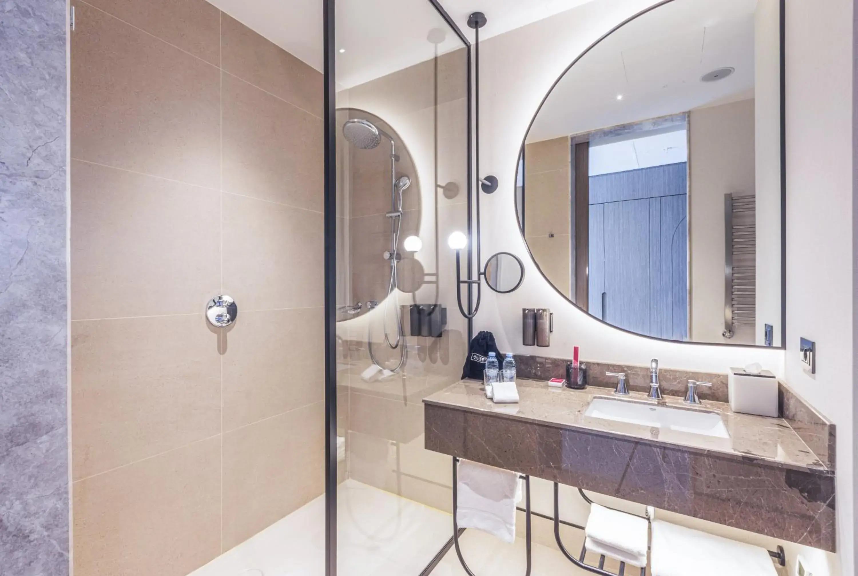 Standard Double or Twin Room with balcony, canal view in Savitsky Plaza Standard Double or Twin Room with balcony, canal view in Savitsky Plaza