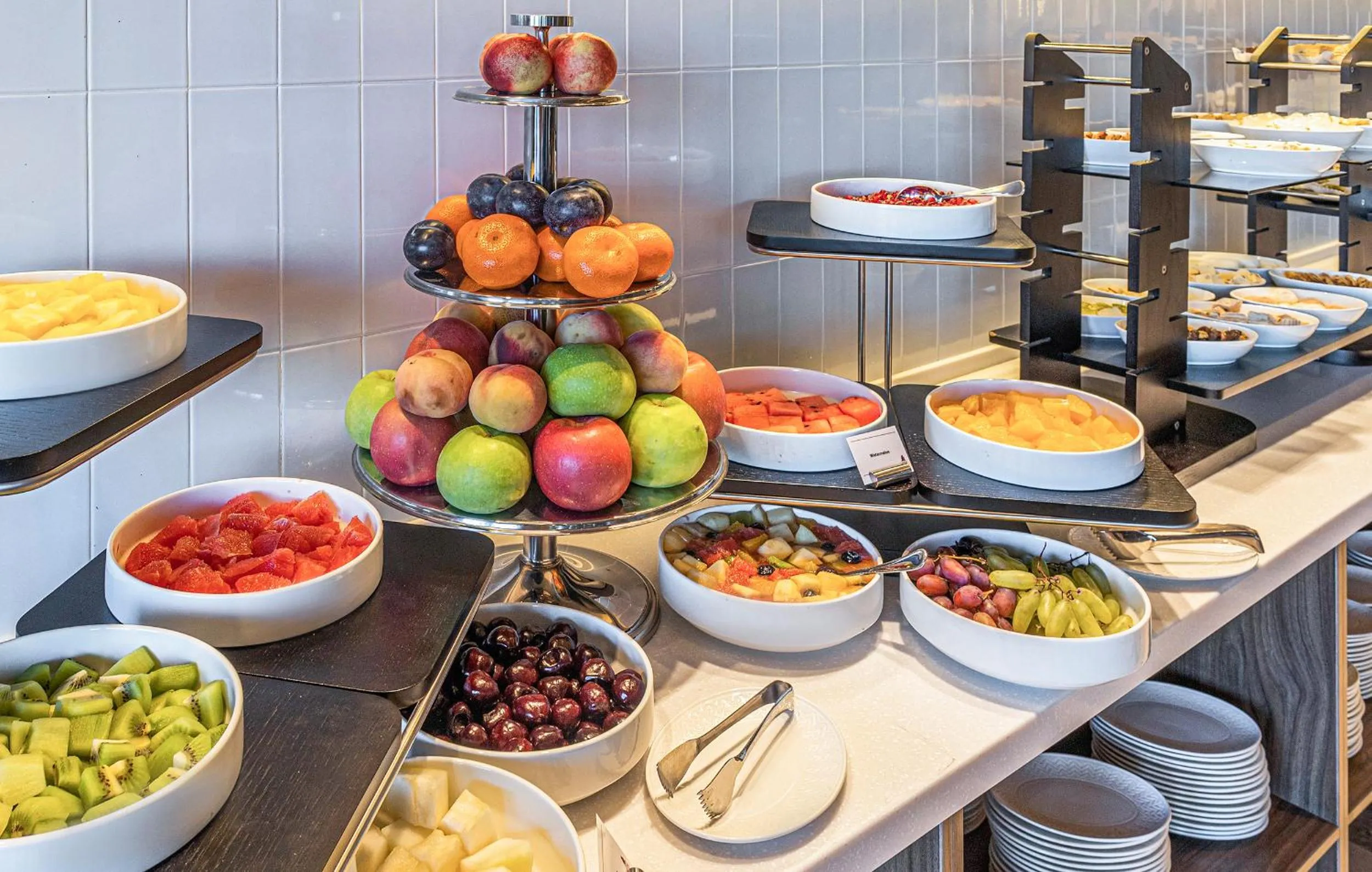 Breakfast in Savitsky Plaza