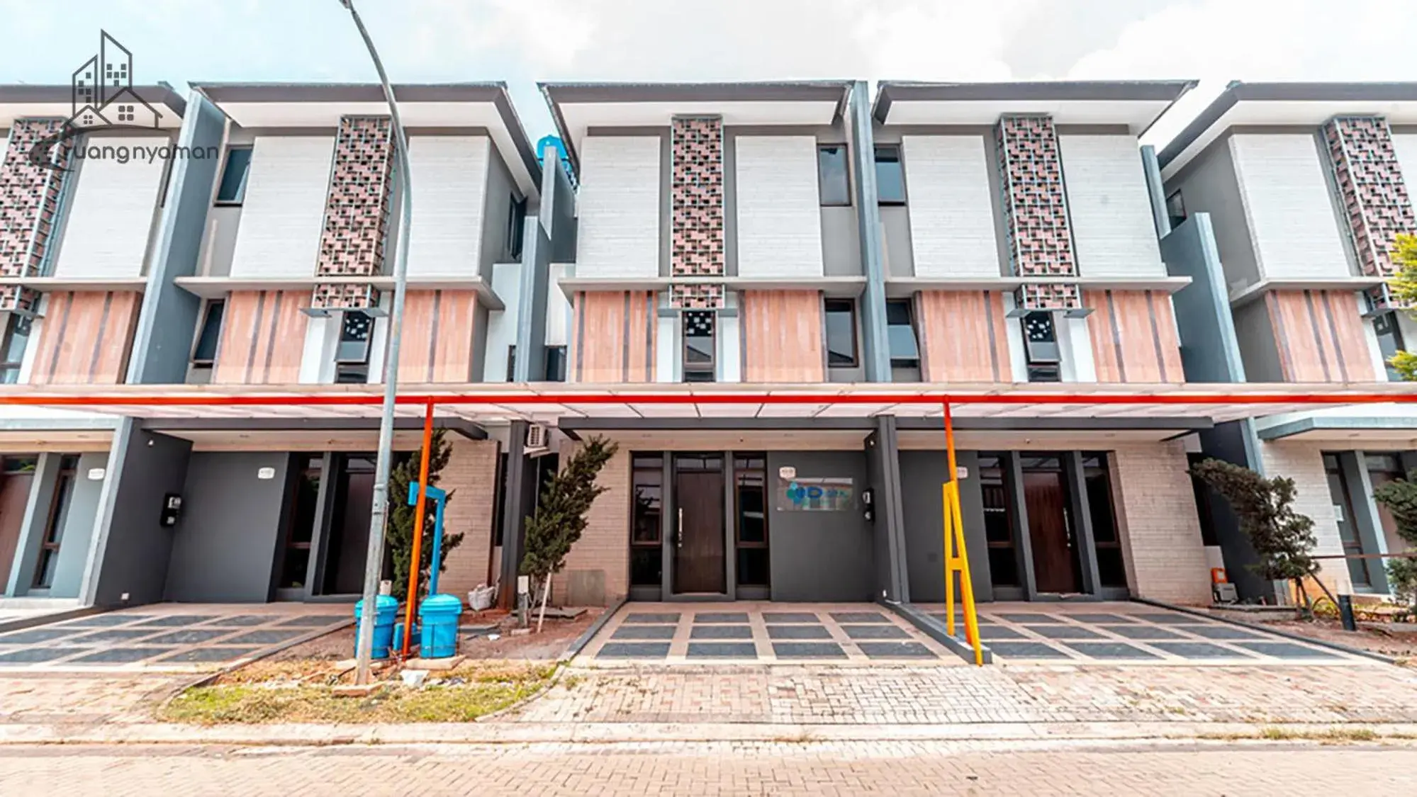 Property building in Regentown Near ICE BSD Property building in Regentown Near ICE BSD