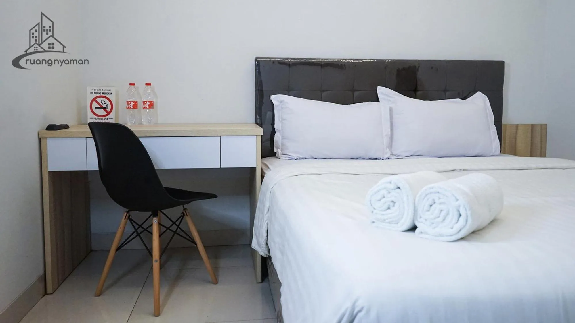 Bedroom, Bed in Regentown Near ICE BSD