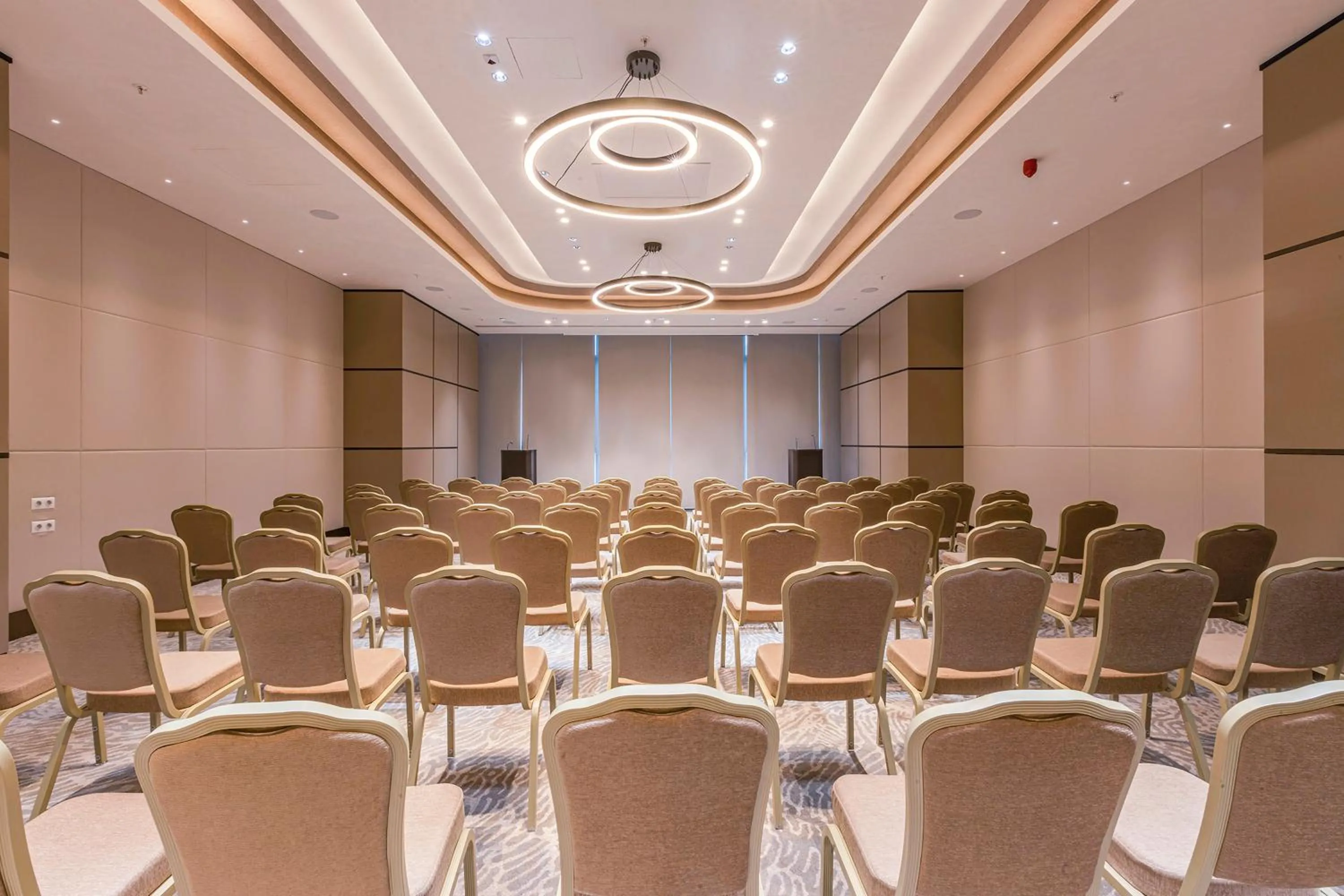 Meeting/conference room in Silk Road by Minyoun