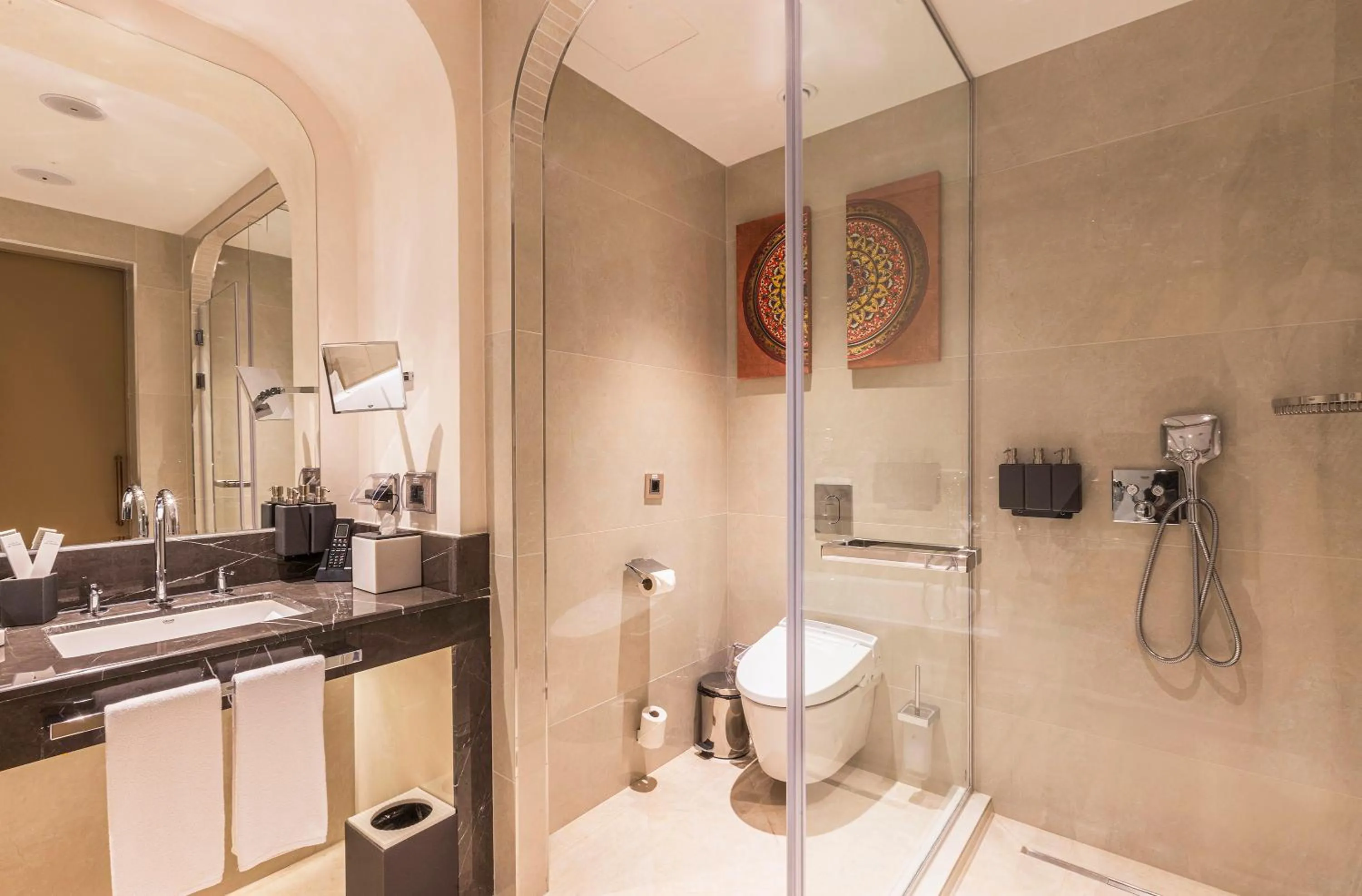 Bathroom in Silk Road by Minyoun