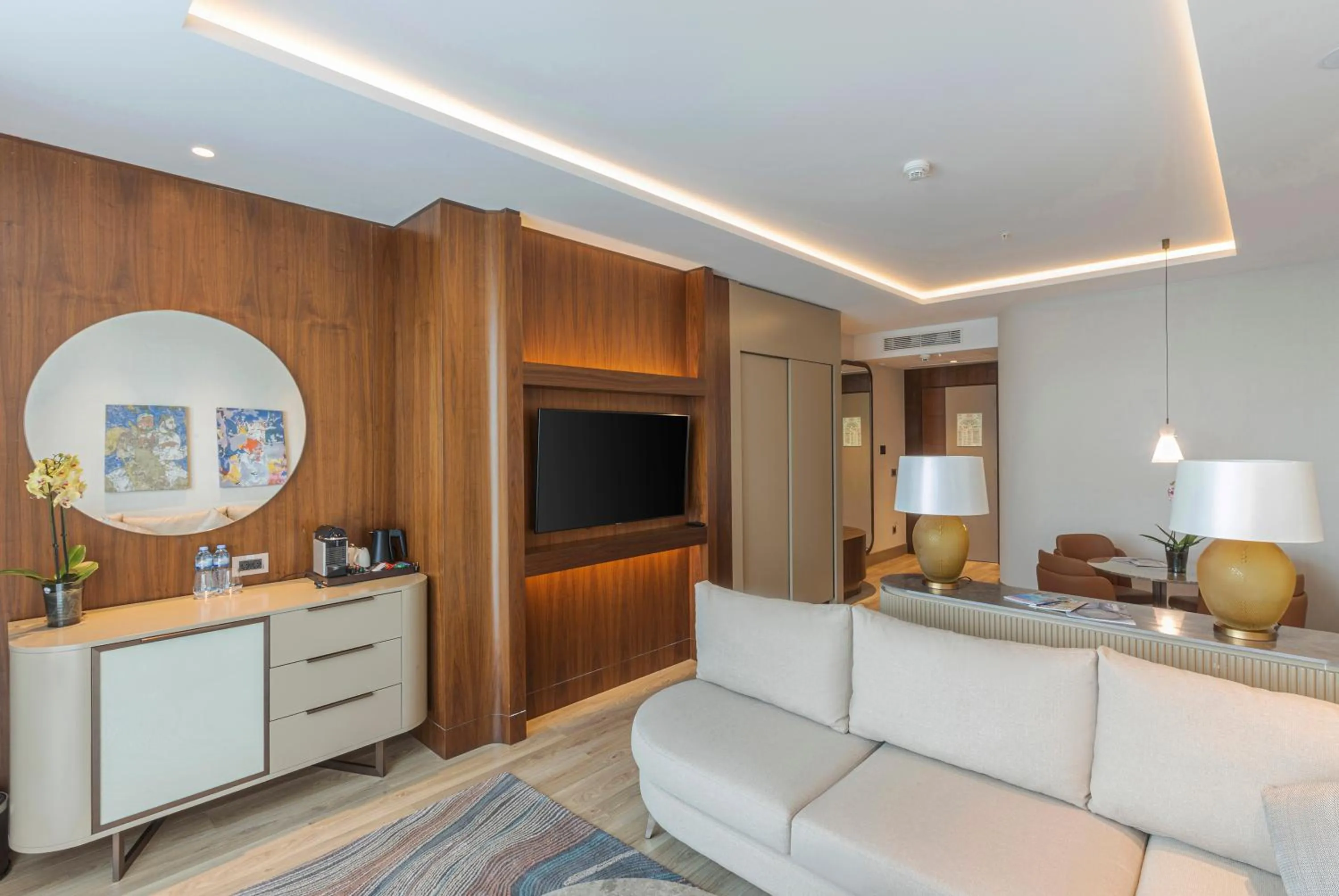 TV and multimedia in Silk Road by Minyoun