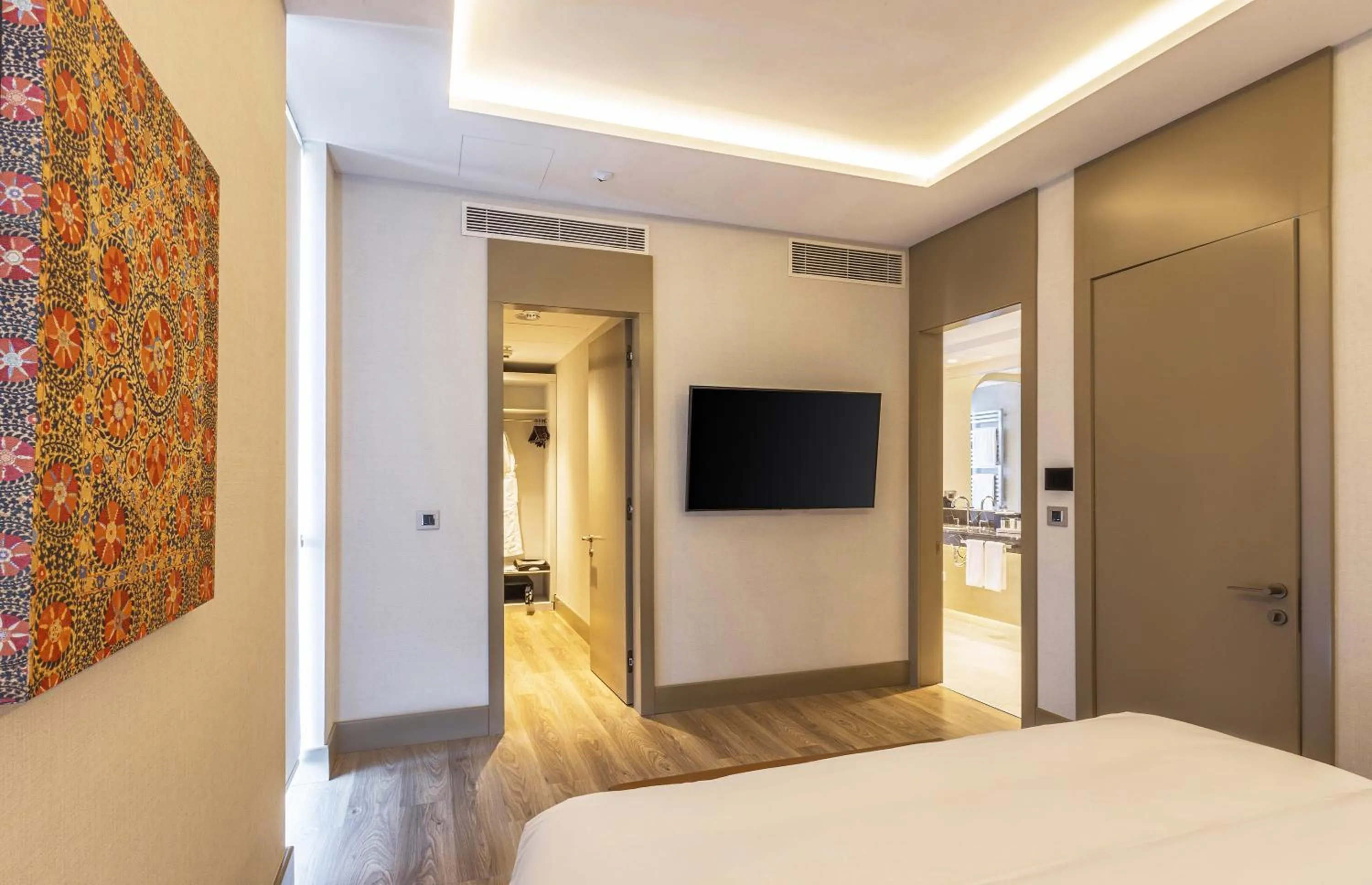 Bed in Silk Road by Minyoun