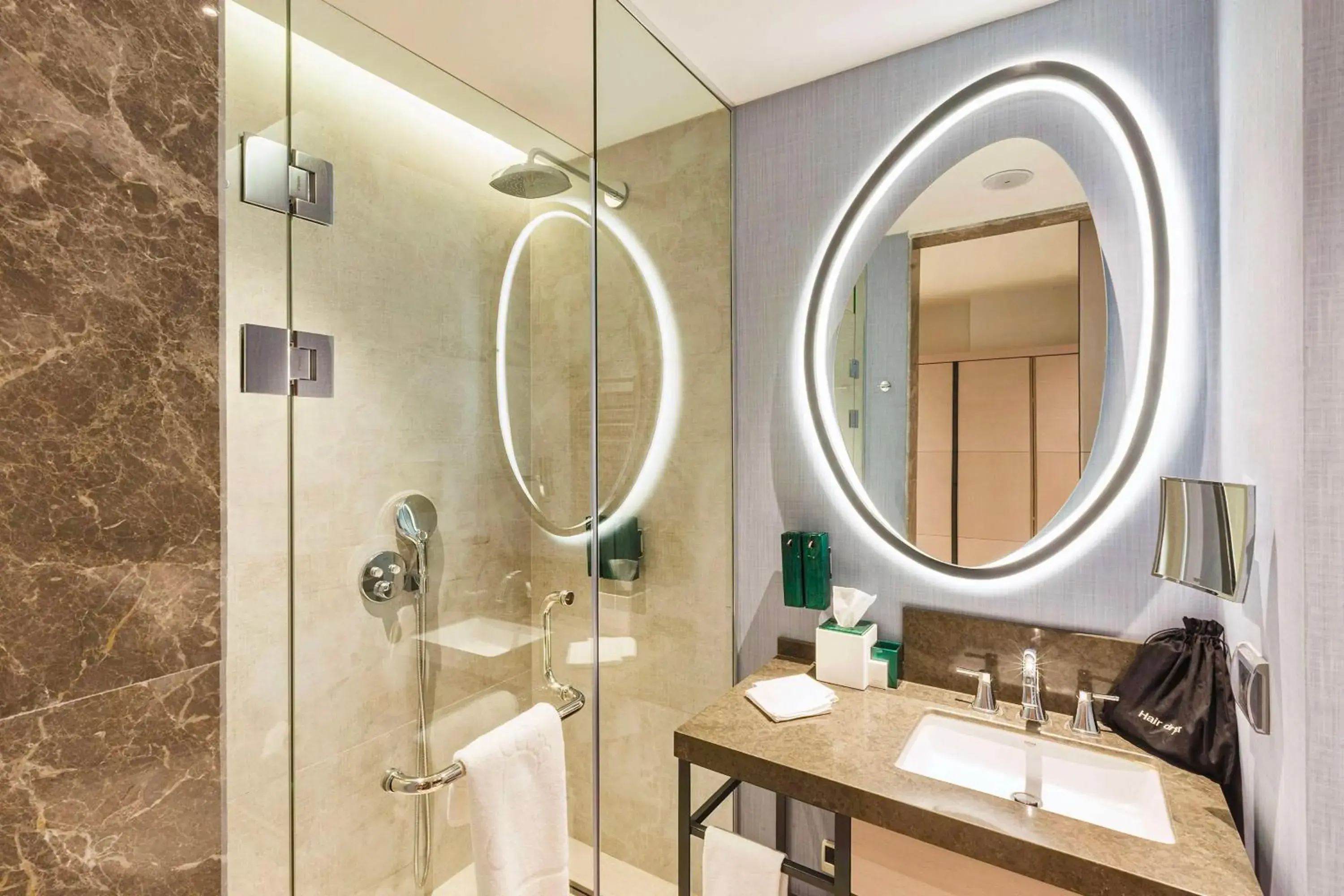 King Room - Mobility Accessible in Hilton Garden Inn Samarkand Afrosiyob King Room - Mobility Accessible in Hilton Garden Inn Samarkand Afrosiyob