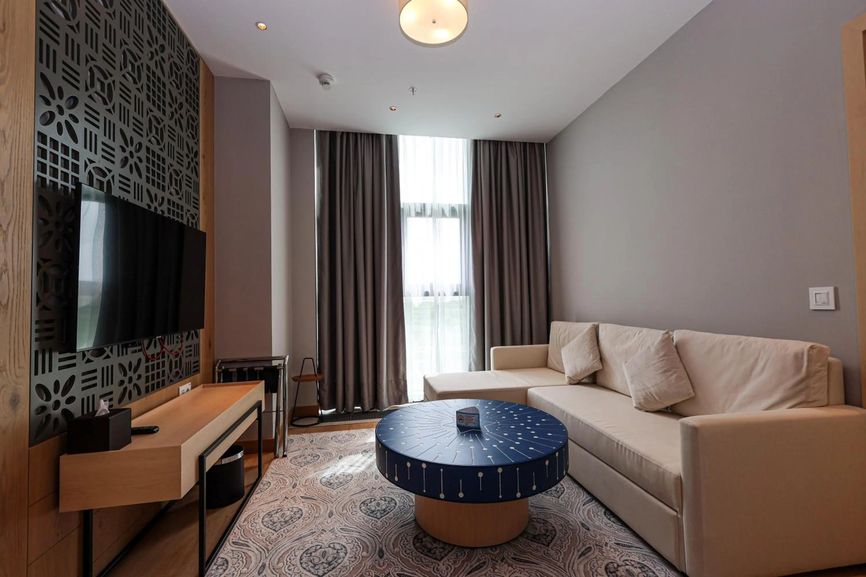 Seating area in Hilton Garden Inn Samarkand Sogd