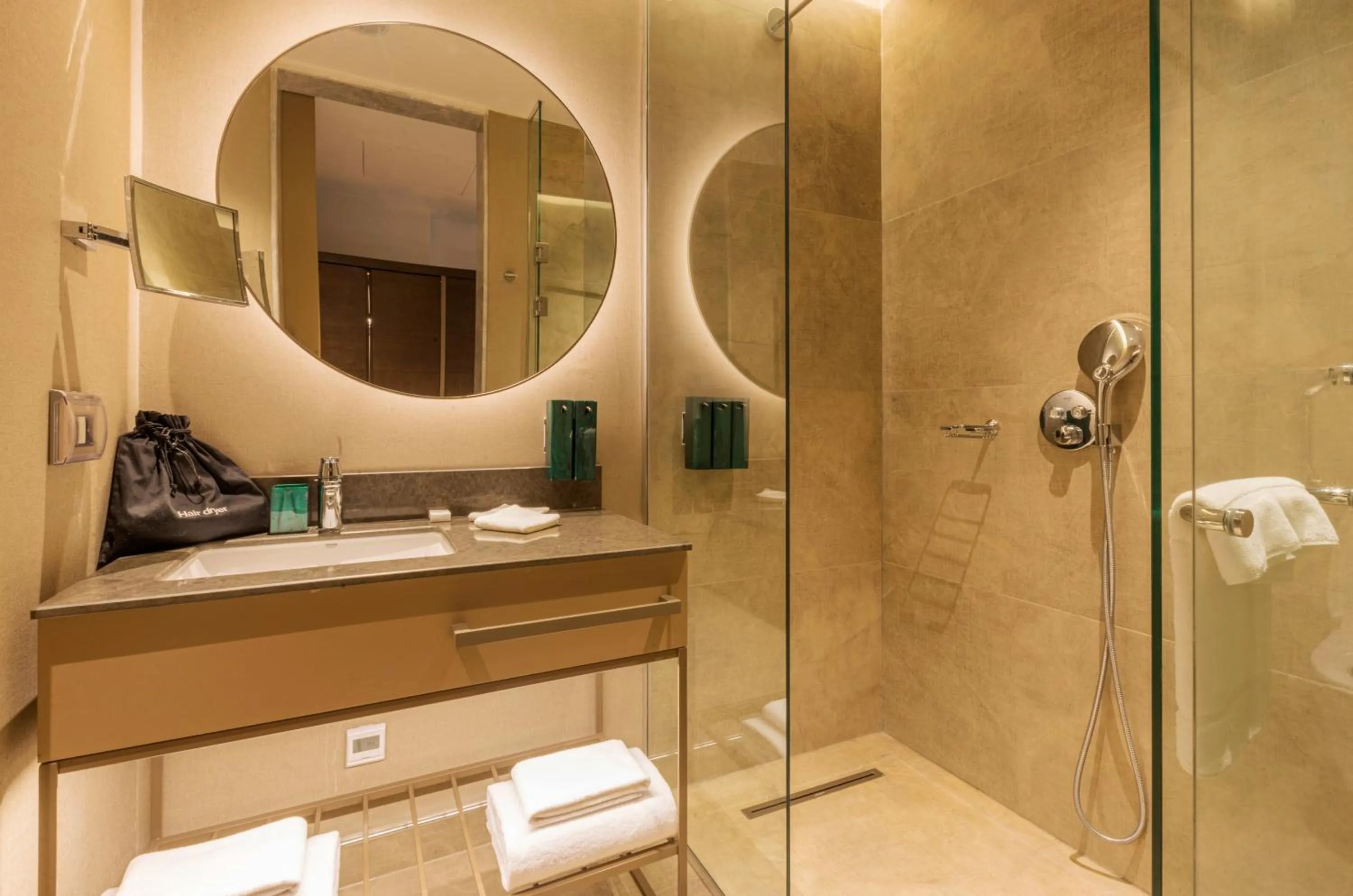 Bathroom in Wellness Park Hotel Bactria