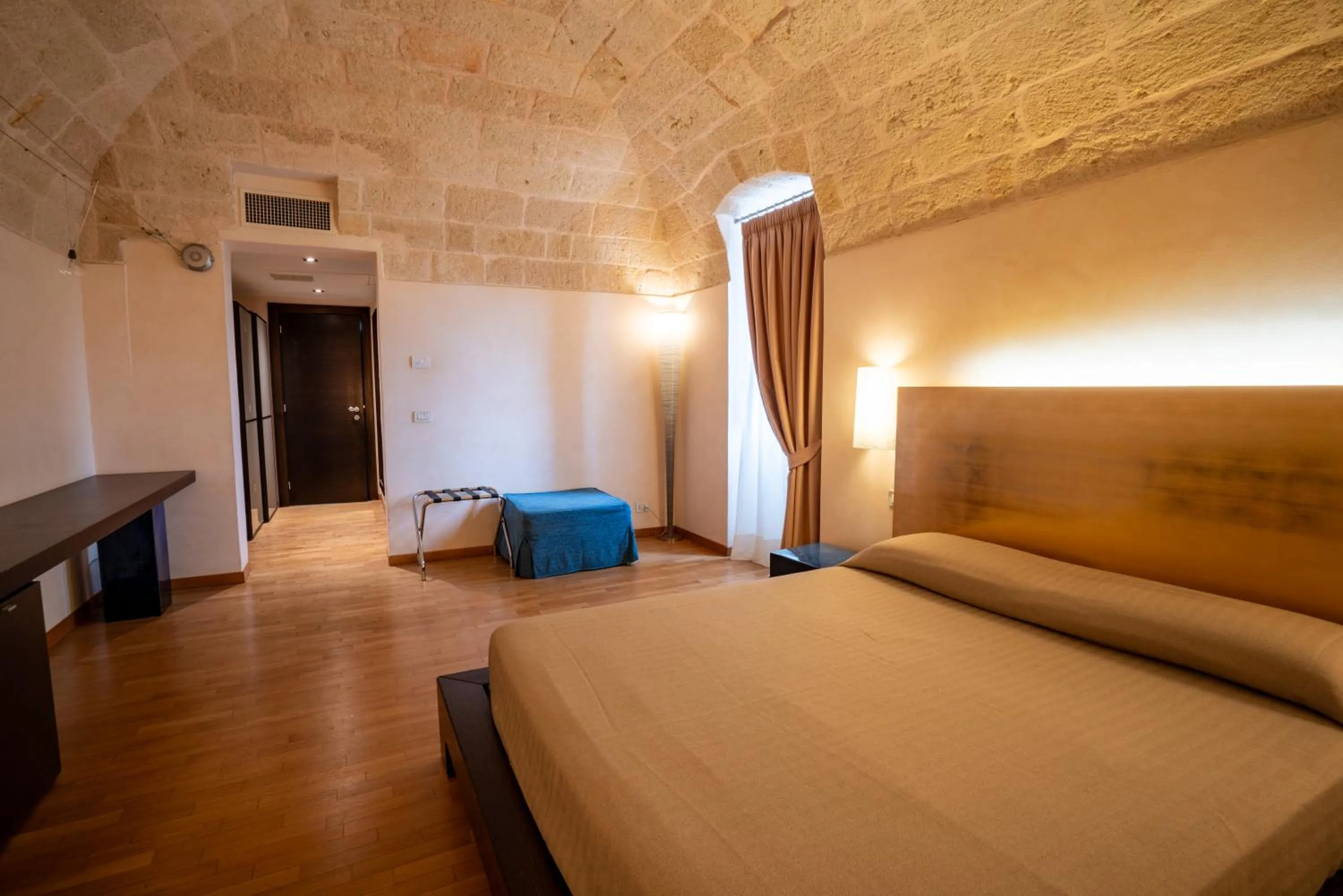 Bed in San Tommaso Hotel