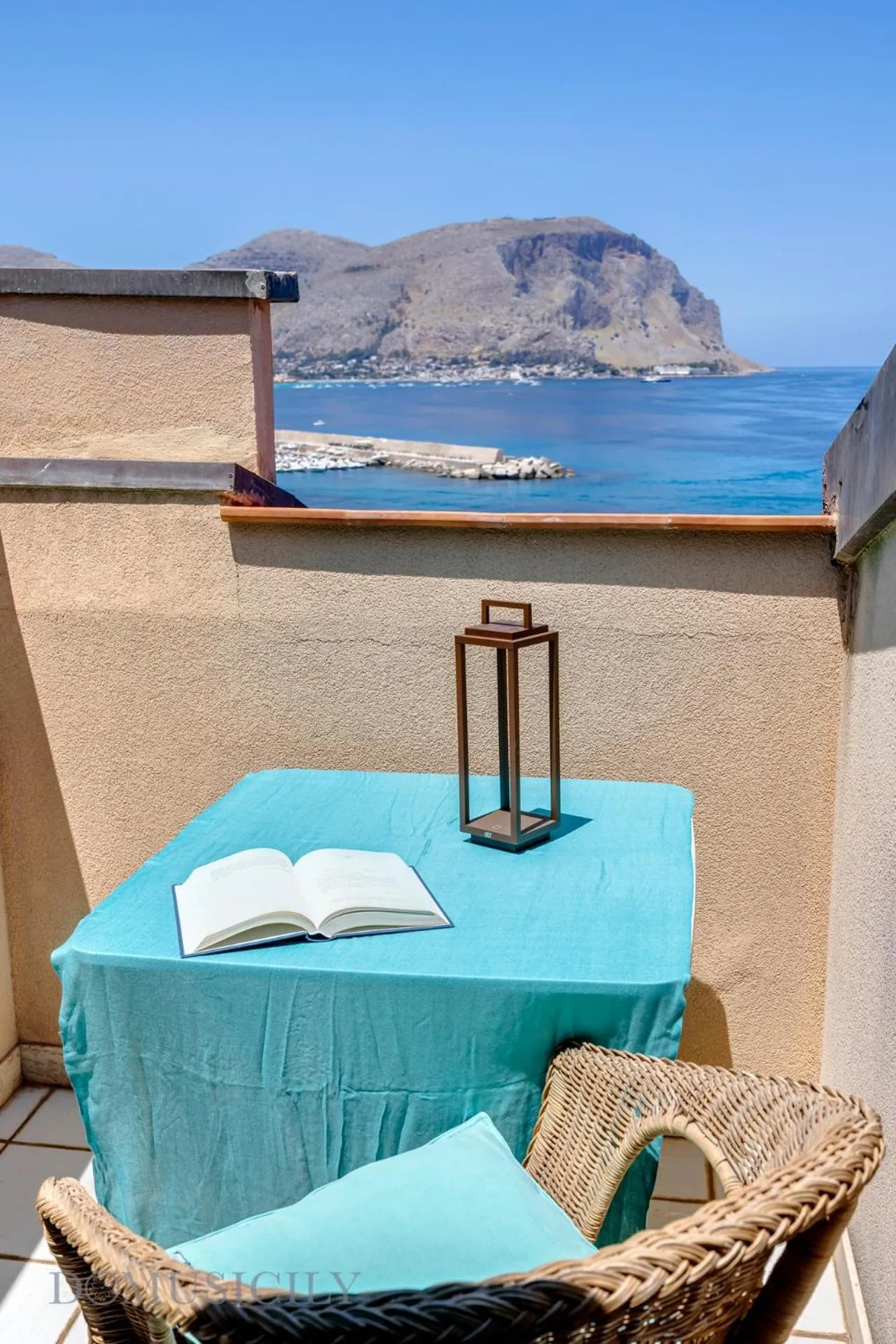 Mondello in Terrazza by DomuSicily