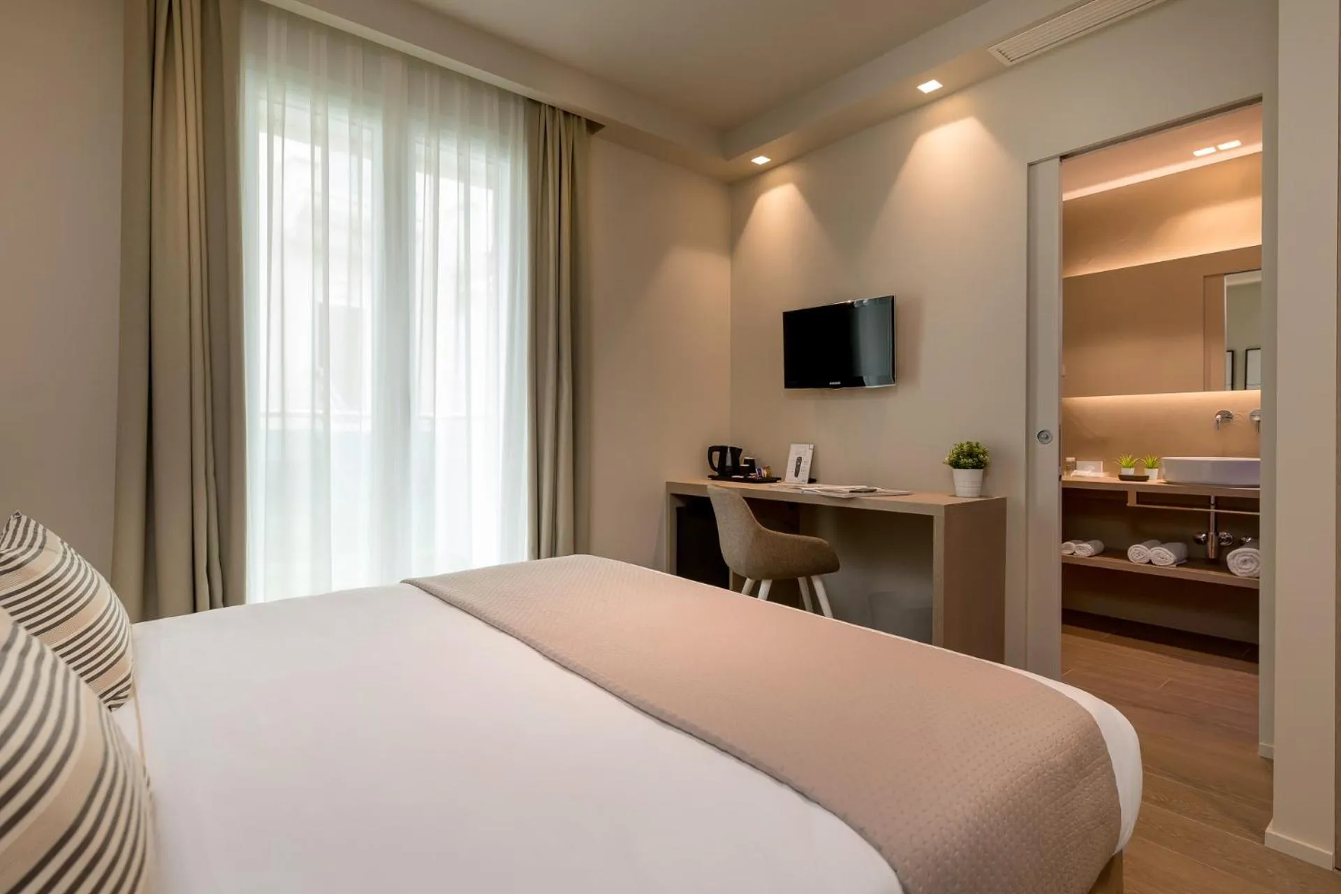 TV and multimedia, Bed in Hotel San Marco