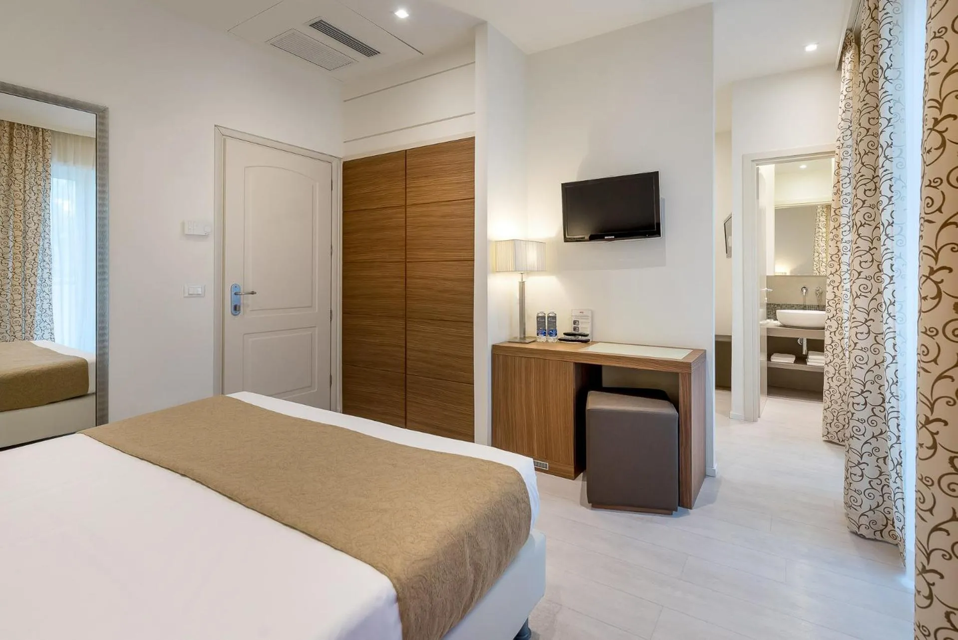 Photo of the whole room, Bed in Hotel San Marco