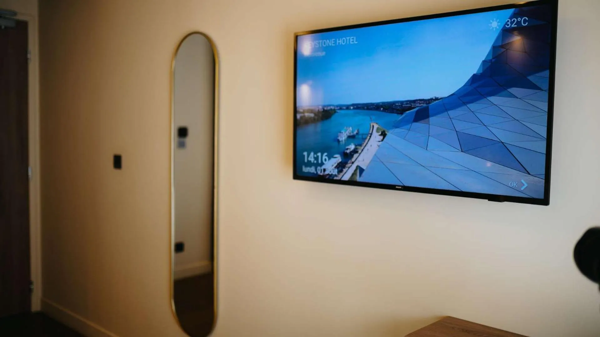 TV and multimedia in Keystone Hôtel & Spa